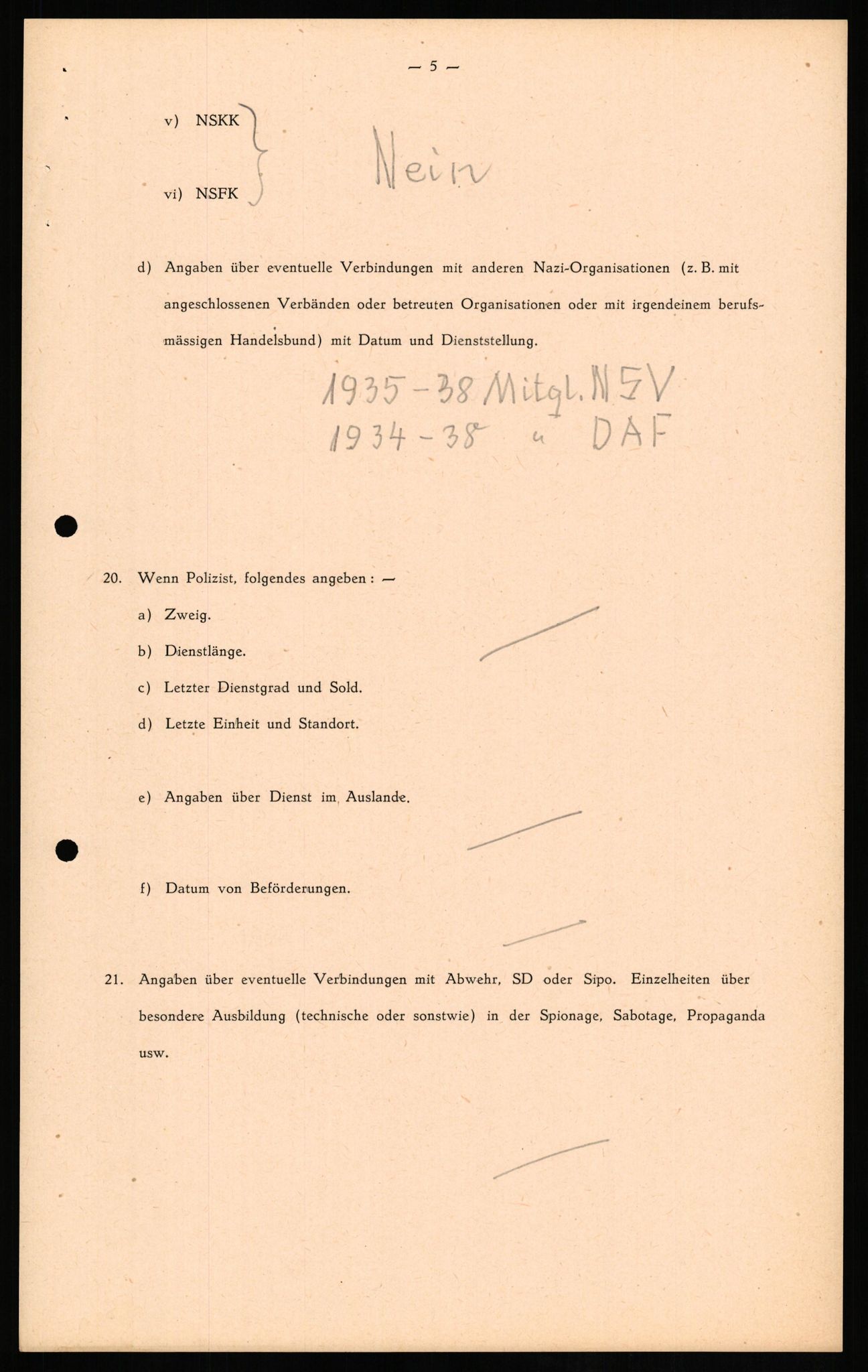 Forsvaret, Forsvarets overkommando II, AV/RA-RAFA-3915/D/Db/L0013: CI Questionaires. Tyske okkupasjonsstyrker i Norge. Tyskere., 1945-1946, p. 130