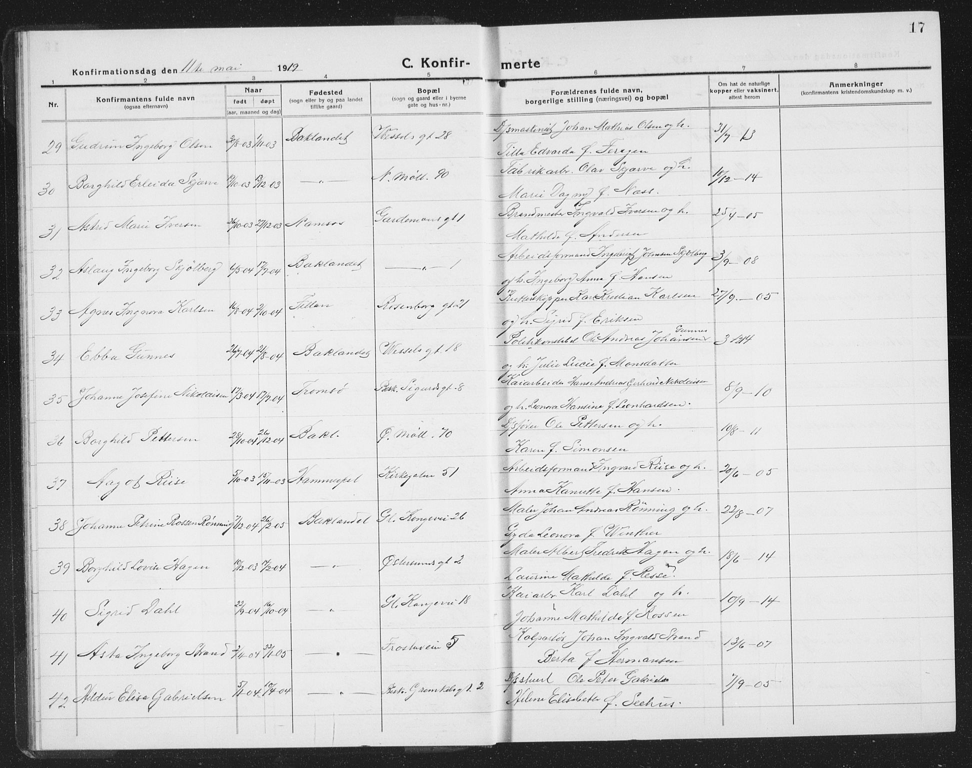 Ministerialprotokoller, klokkerbøker og fødselsregistre - Sør-Trøndelag, SAT/A-1456/605/L0258: Parish register (copy) no. 605C05, 1918-1930, p. 17