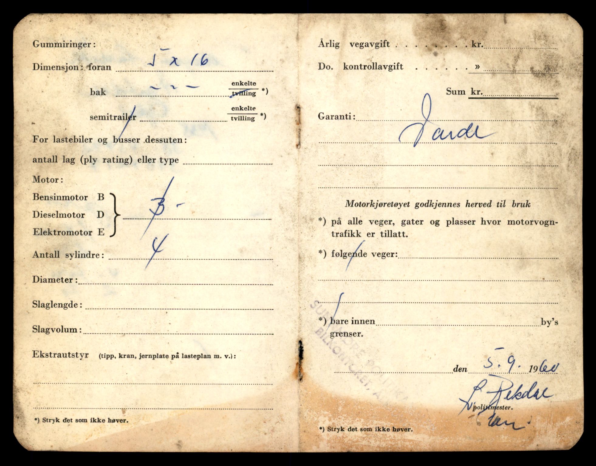 Møre og Romsdal vegkontor - Ålesund trafikkstasjon, AV/SAT-A-4099/F/Fe/L0006: Registreringskort for kjøretøy T 547 - T 650, 1927-1998, p. 3118