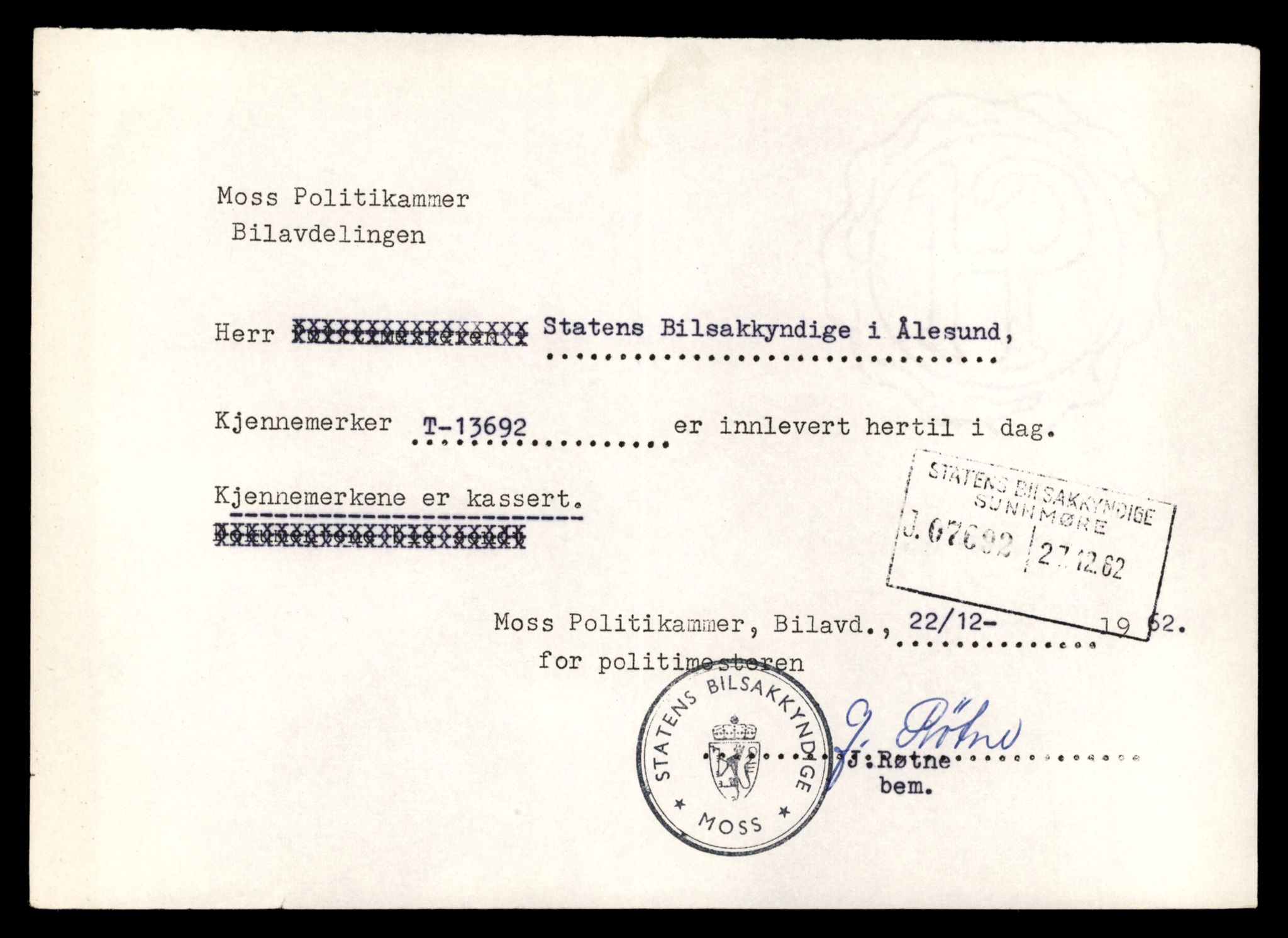 Møre og Romsdal vegkontor - Ålesund trafikkstasjon, AV/SAT-A-4099/F/Fe/L0040: Registreringskort for kjøretøy T 13531 - T 13709, 1927-1998, p. 2757