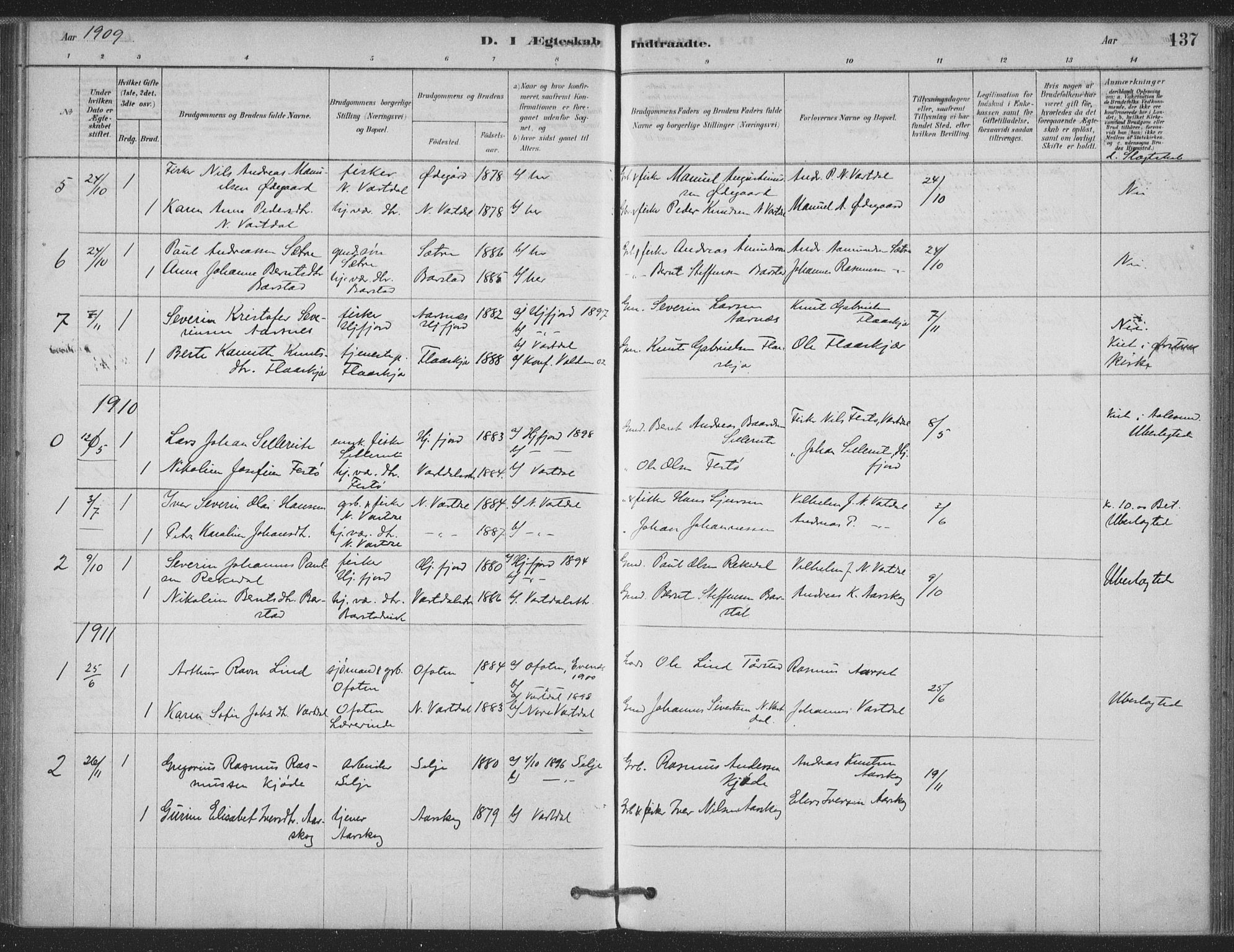 Ministerialprotokoller, klokkerbøker og fødselsregistre - Møre og Romsdal, AV/SAT-A-1454/514/L0199: Parish register (official) no. 514A01, 1878-1912, p. 137