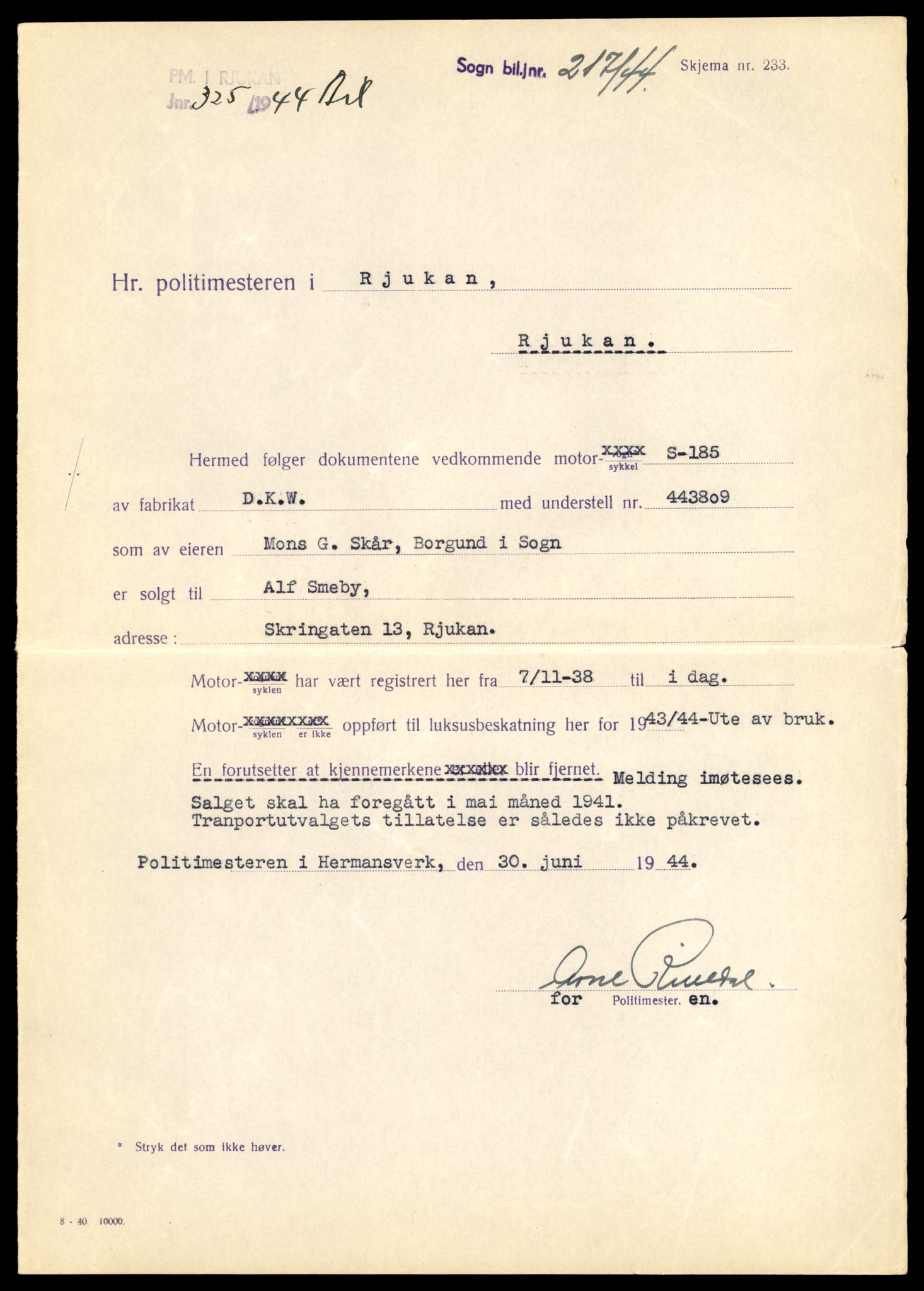 Møre og Romsdal vegkontor - Ålesund trafikkstasjon, AV/SAT-A-4099/F/Fe/L0025: Registreringskort for kjøretøy T 10931 - T 11045, 1927-1998, p. 2734