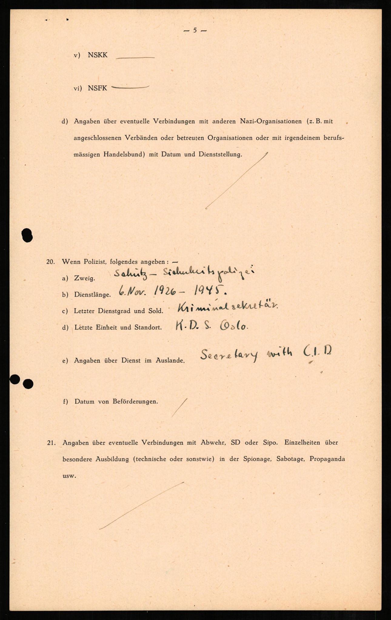 Forsvaret, Forsvarets overkommando II, RA/RAFA-3915/D/Db/L0007: CI Questionaires. Tyske okkupasjonsstyrker i Norge. Tyskere., 1945-1946, p. 45