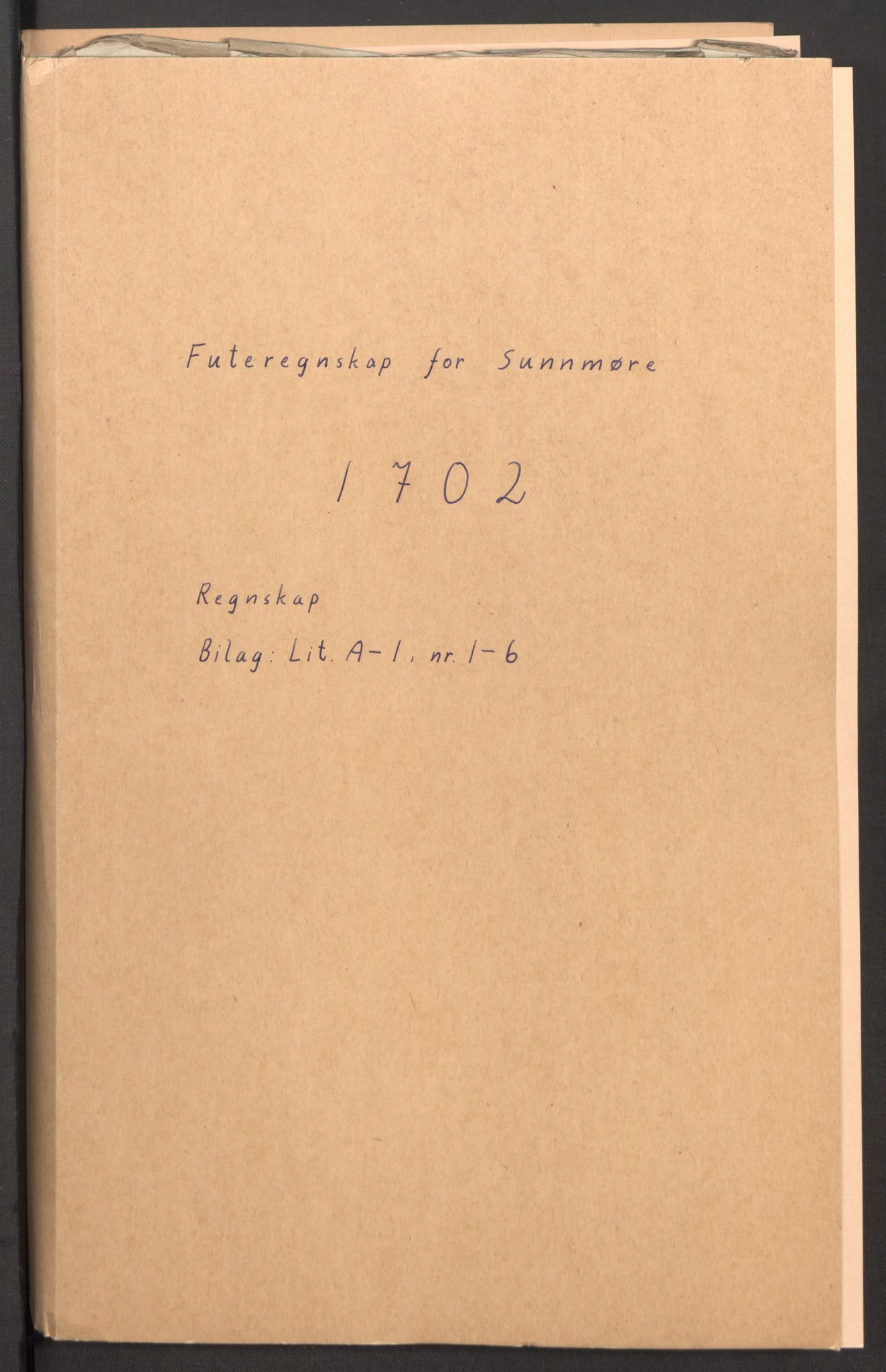 Rentekammeret inntil 1814, Reviderte regnskaper, Fogderegnskap, RA/EA-4092/R54/L3559: Fogderegnskap Sunnmøre, 1702-1703, p. 2