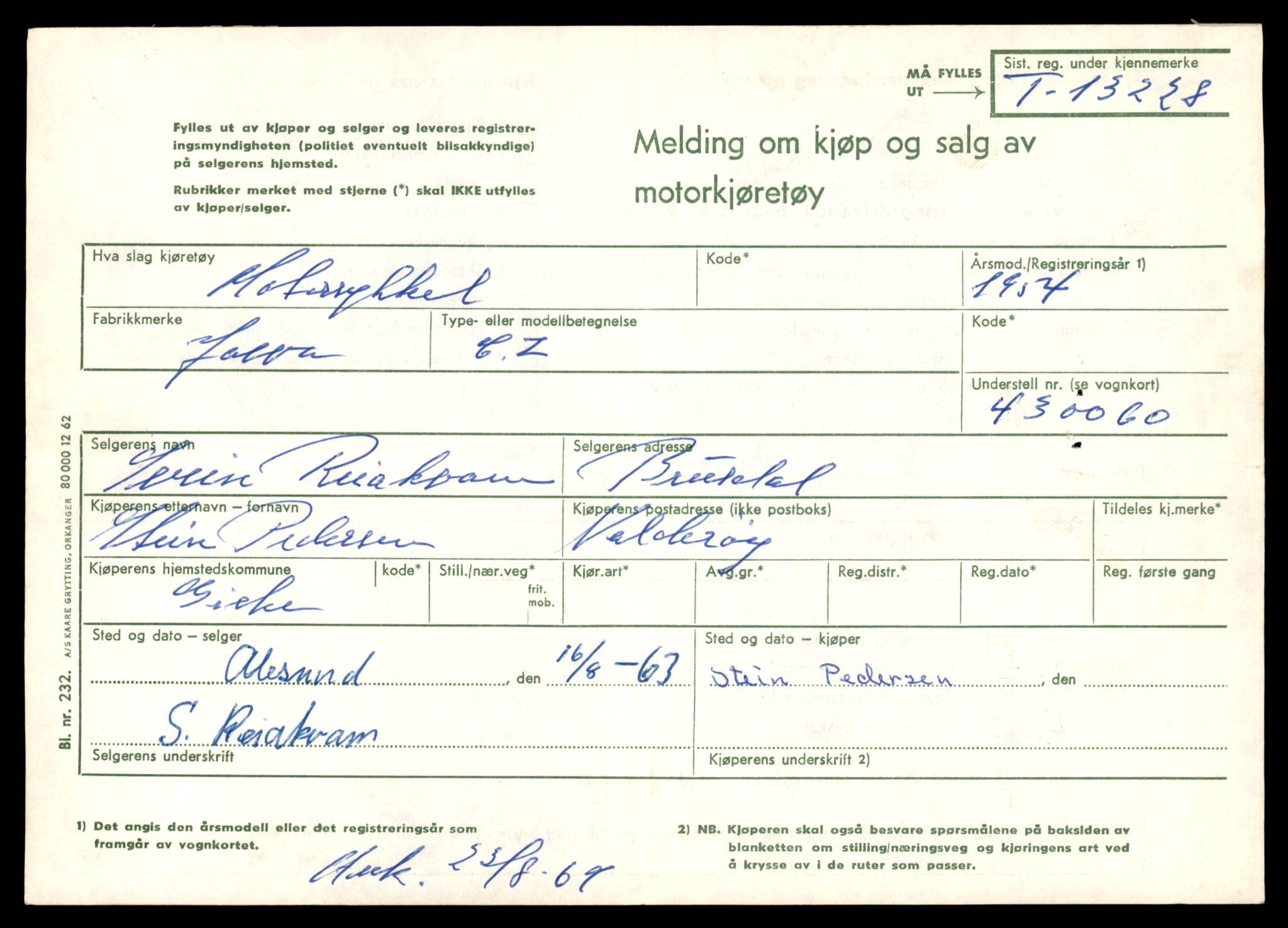 Møre og Romsdal vegkontor - Ålesund trafikkstasjon, AV/SAT-A-4099/F/Fe/L0038: Registreringskort for kjøretøy T 13180 - T 13360, 1927-1998, p. 811