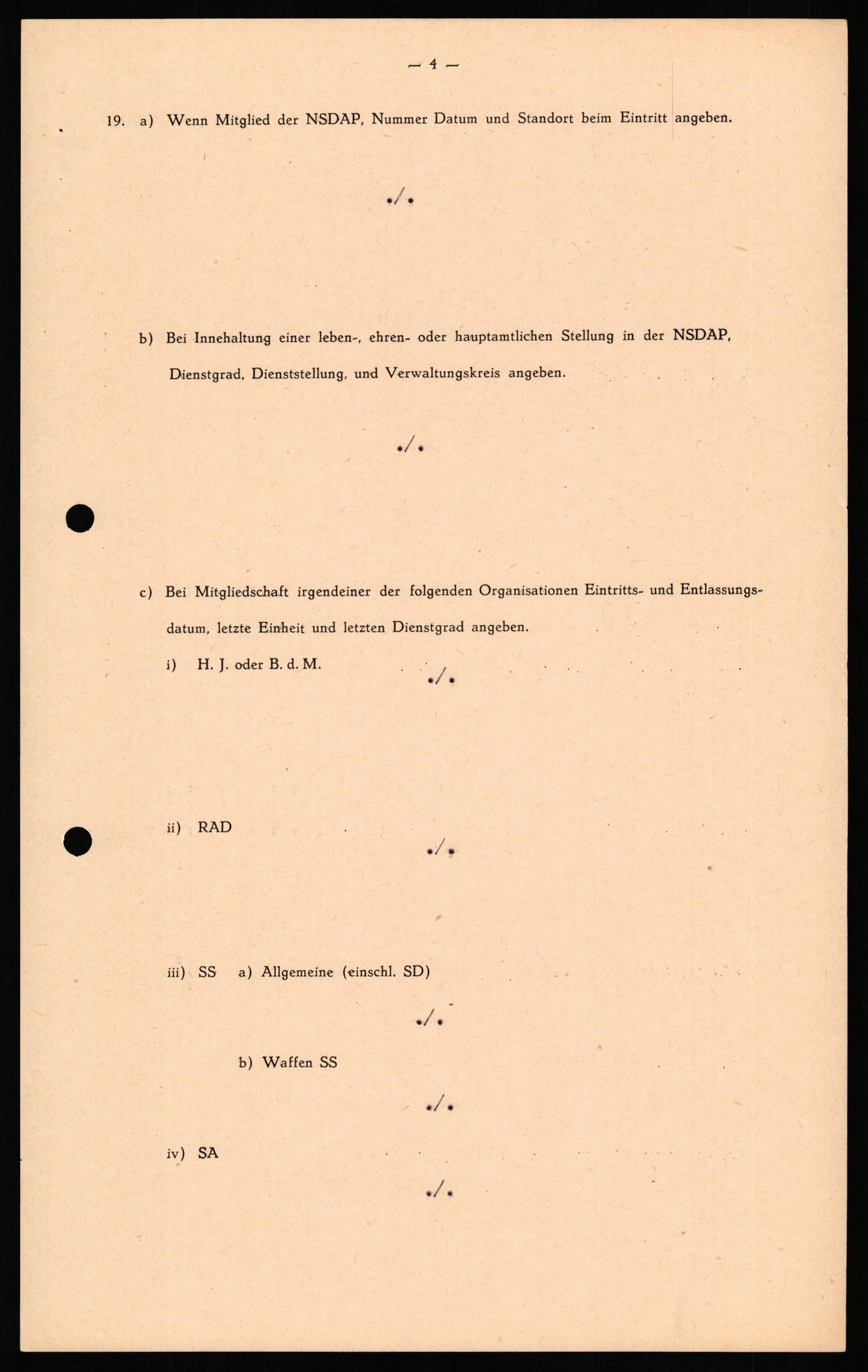 Forsvaret, Forsvarets overkommando II, RA/RAFA-3915/D/Db/L0035: CI Questionaires. Tyske okkupasjonsstyrker i Norge. Tyskere., 1945-1946, p. 451