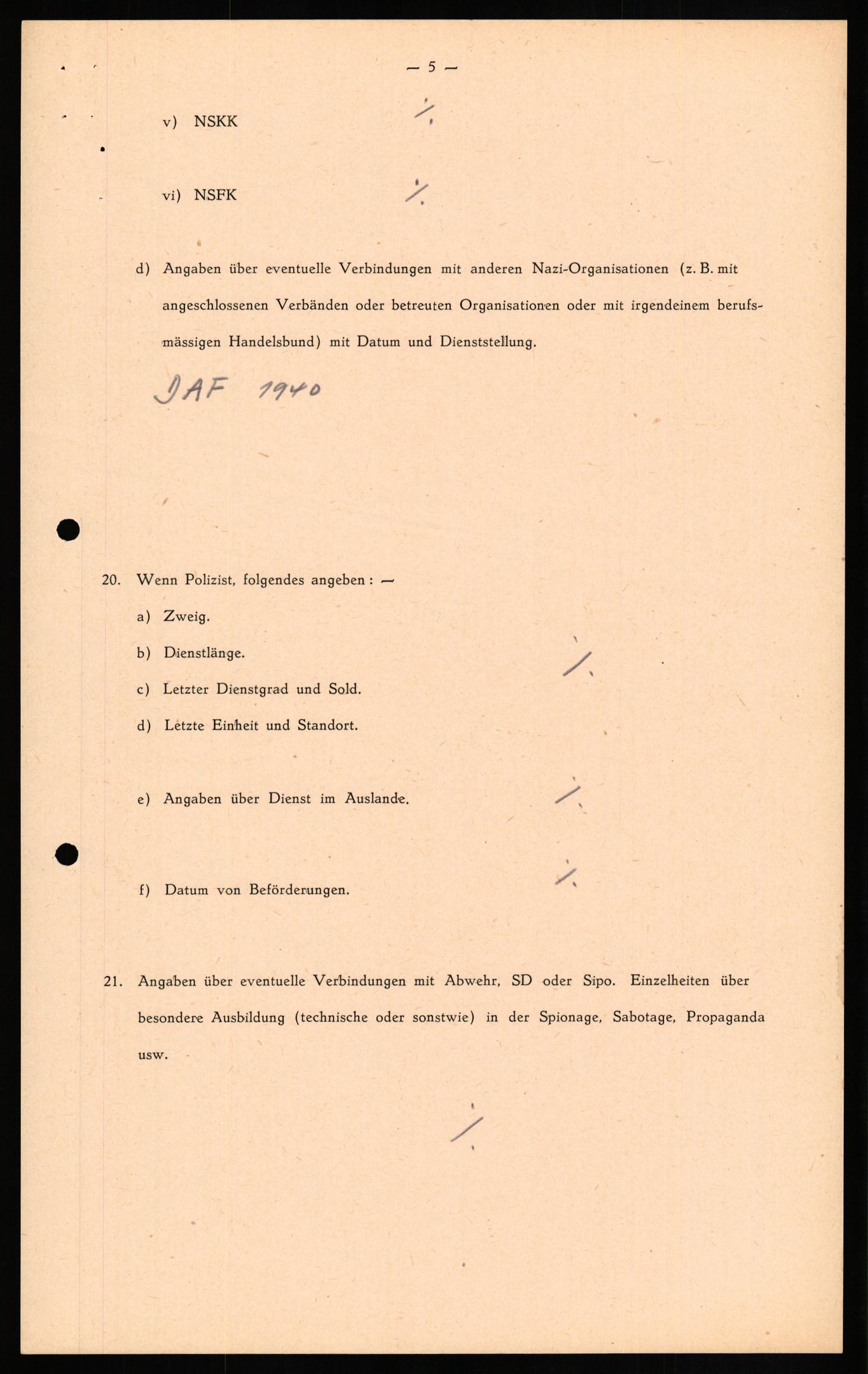 Forsvaret, Forsvarets overkommando II, AV/RA-RAFA-3915/D/Db/L0019: CI Questionaires. Tyske okkupasjonsstyrker i Norge. Tyskere., 1945-1946, p. 427