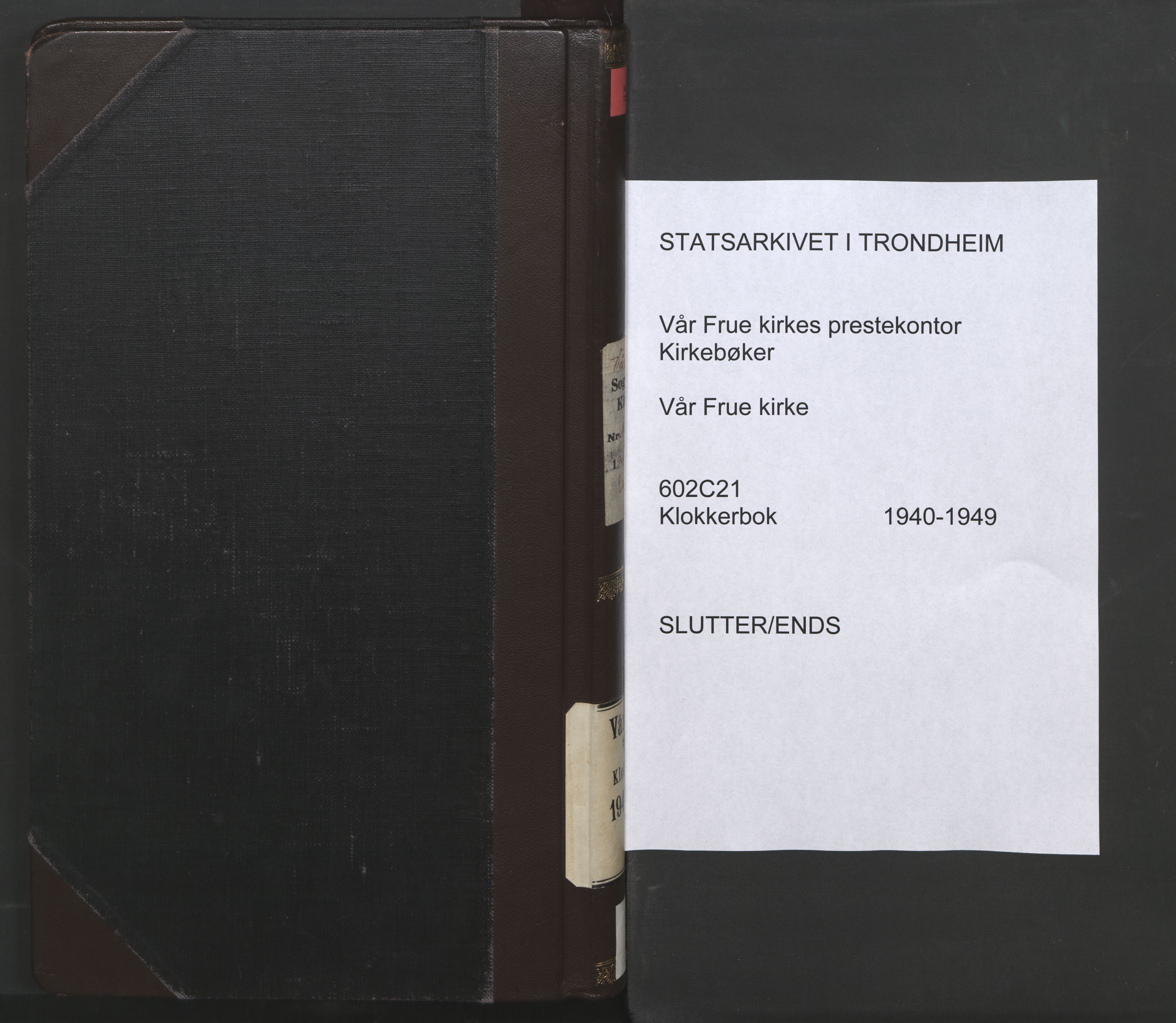 Ministerialprotokoller, klokkerbøker og fødselsregistre - Sør-Trøndelag, SAT/A-1456/602/L0153: Parish register (copy) no. 602C21, 1940-1949, p. 154