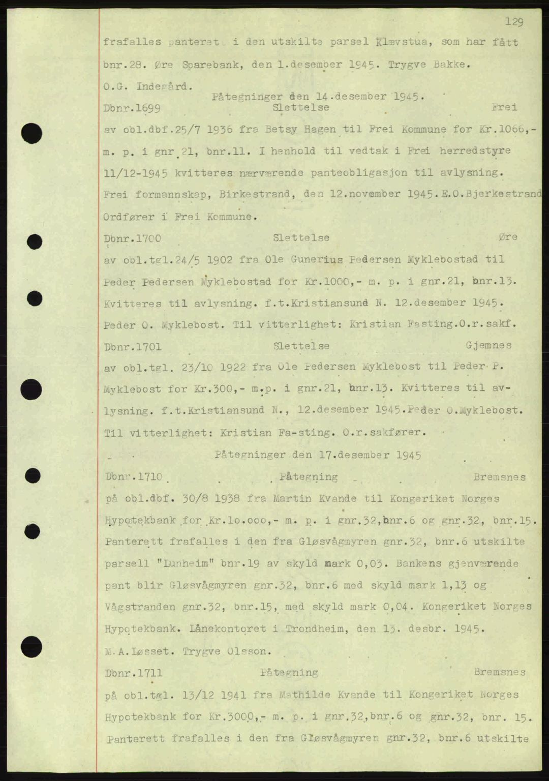 Nordmøre sorenskriveri, AV/SAT-A-4132/1/2/2Ca: Mortgage book no. C82a, 1945-1946, Diary no: : 1699/1945