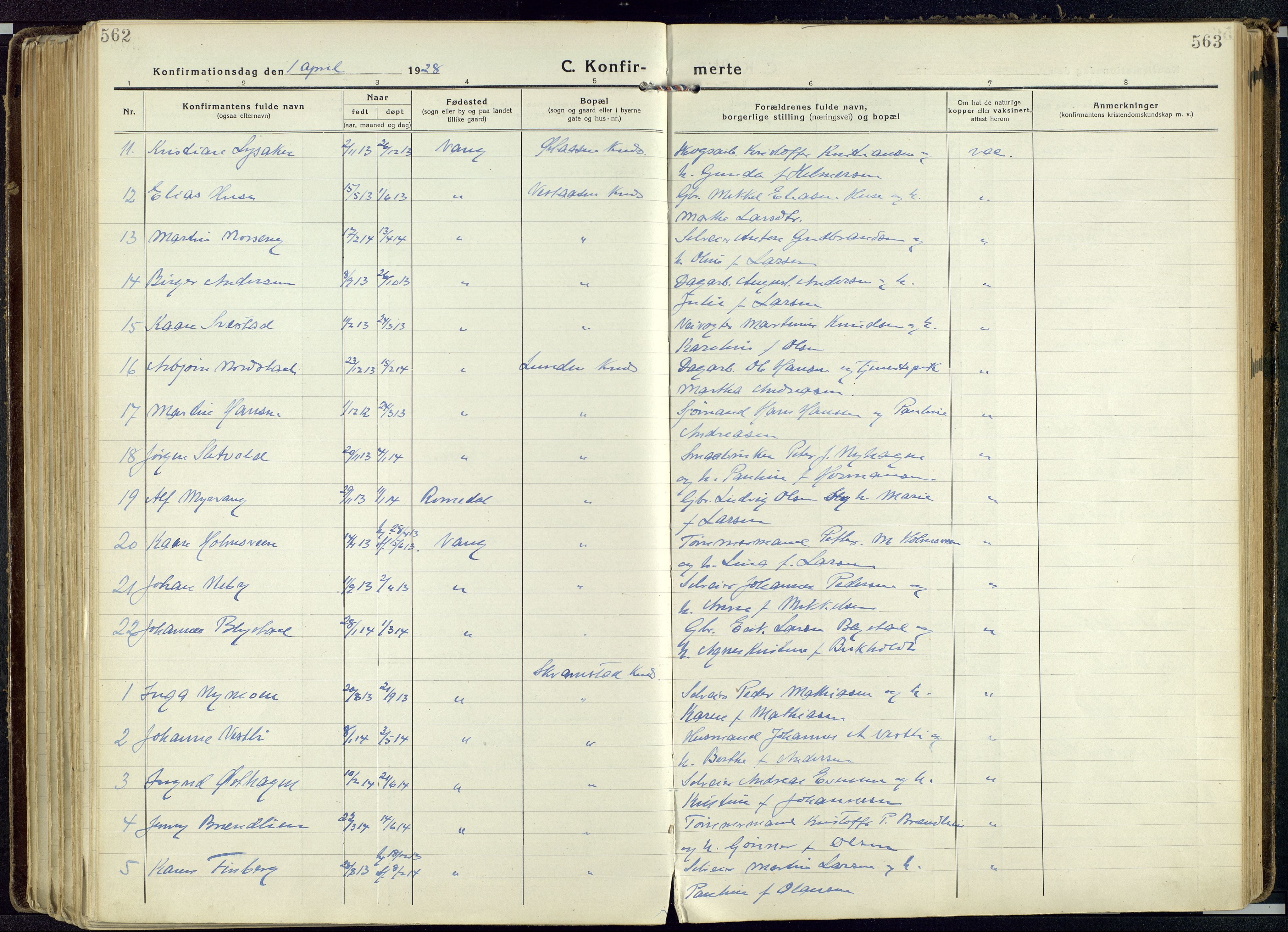 Vang prestekontor, Hedmark, AV/SAH-PREST-008/H/Ha/Haa/L0022: Parish register (official) no. 22, 1918-1944, p. 562-563