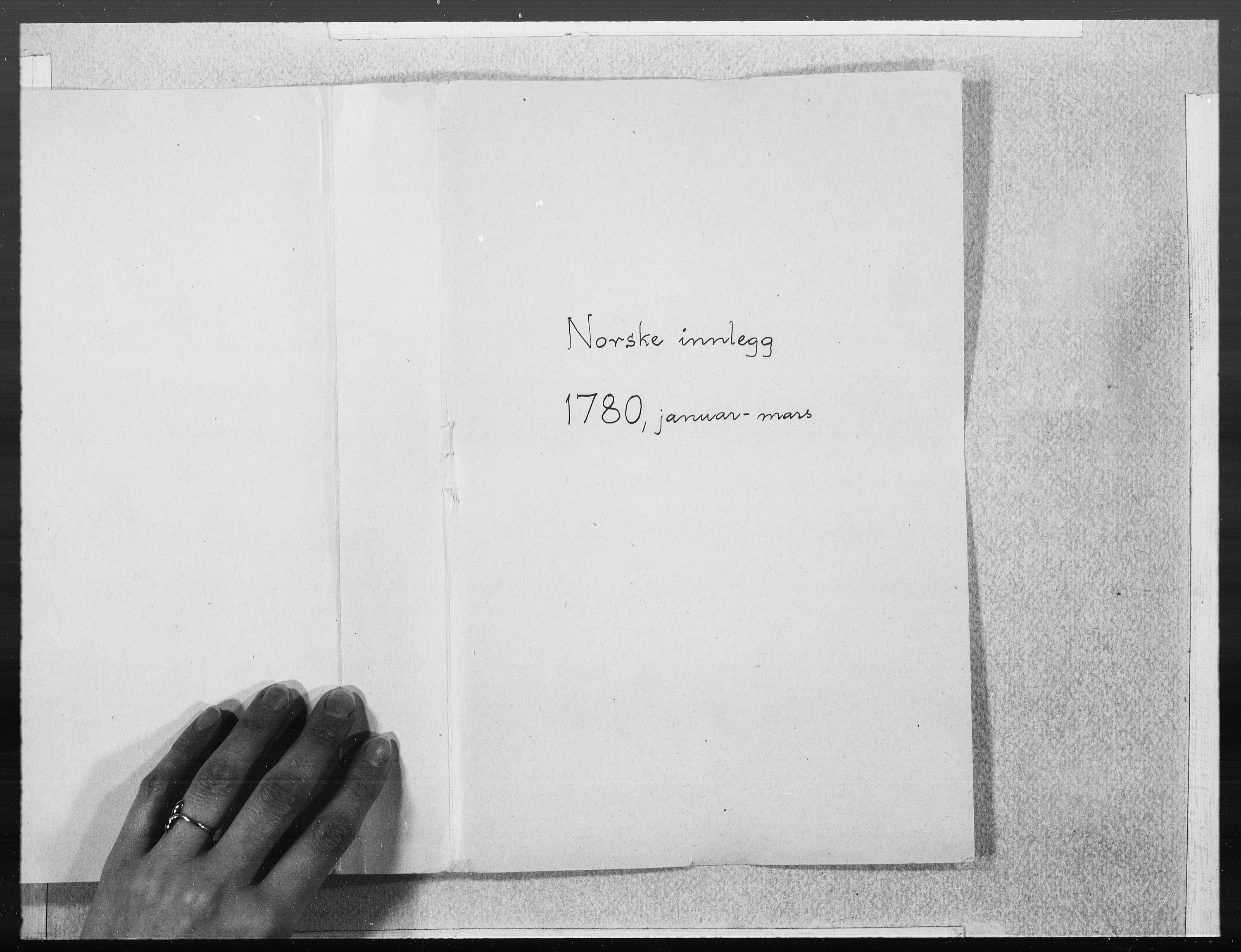 Danske Kanselli 1572-1799, AV/RA-EA-3023/F/Fc/Fcc/Fcca/L0234: Norske innlegg 1572-1799, 1780, p. 2