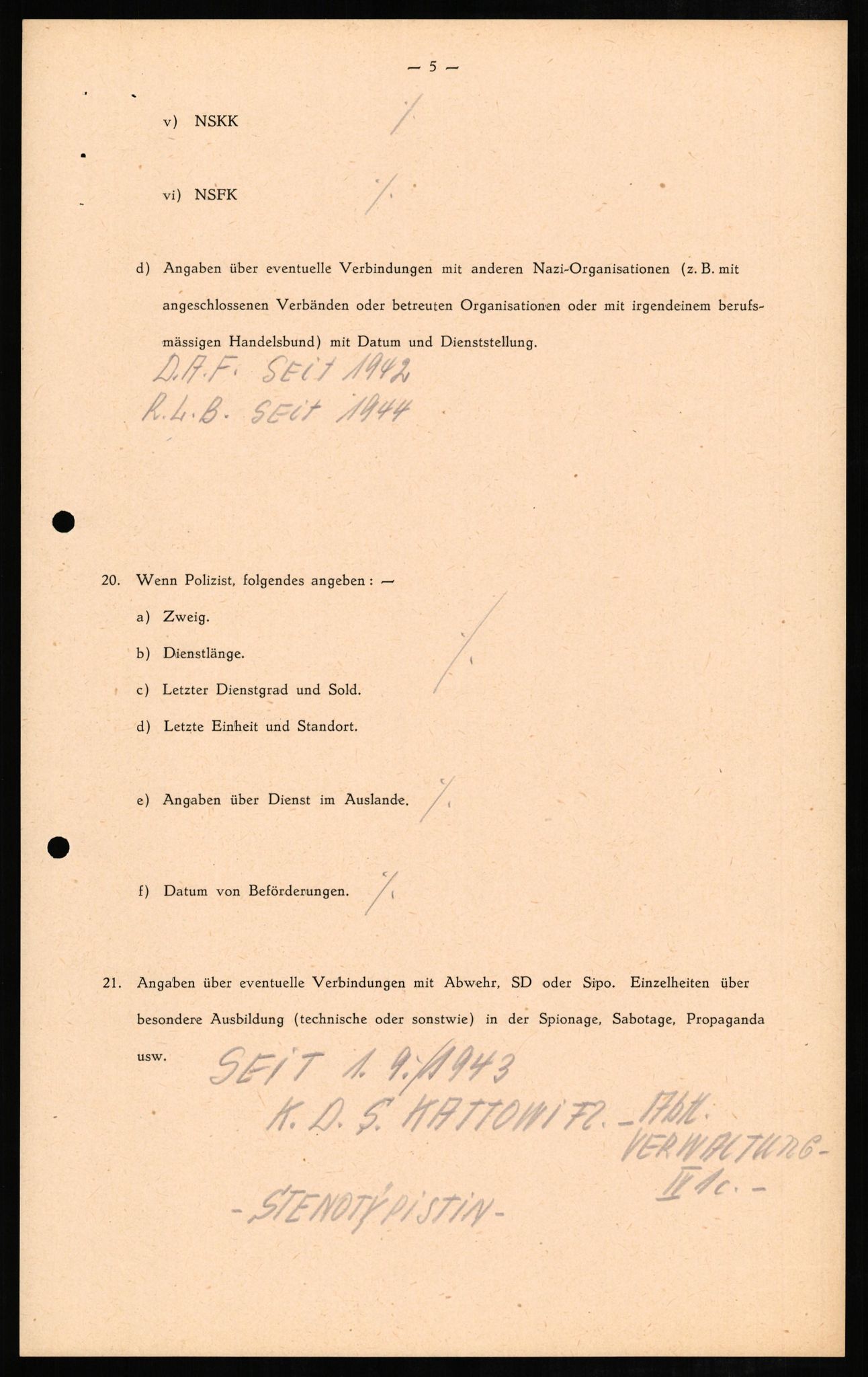 Forsvaret, Forsvarets overkommando II, AV/RA-RAFA-3915/D/Db/L0008: CI Questionaires. Tyske okkupasjonsstyrker i Norge. Tyskere., 1945-1946, p. 47
