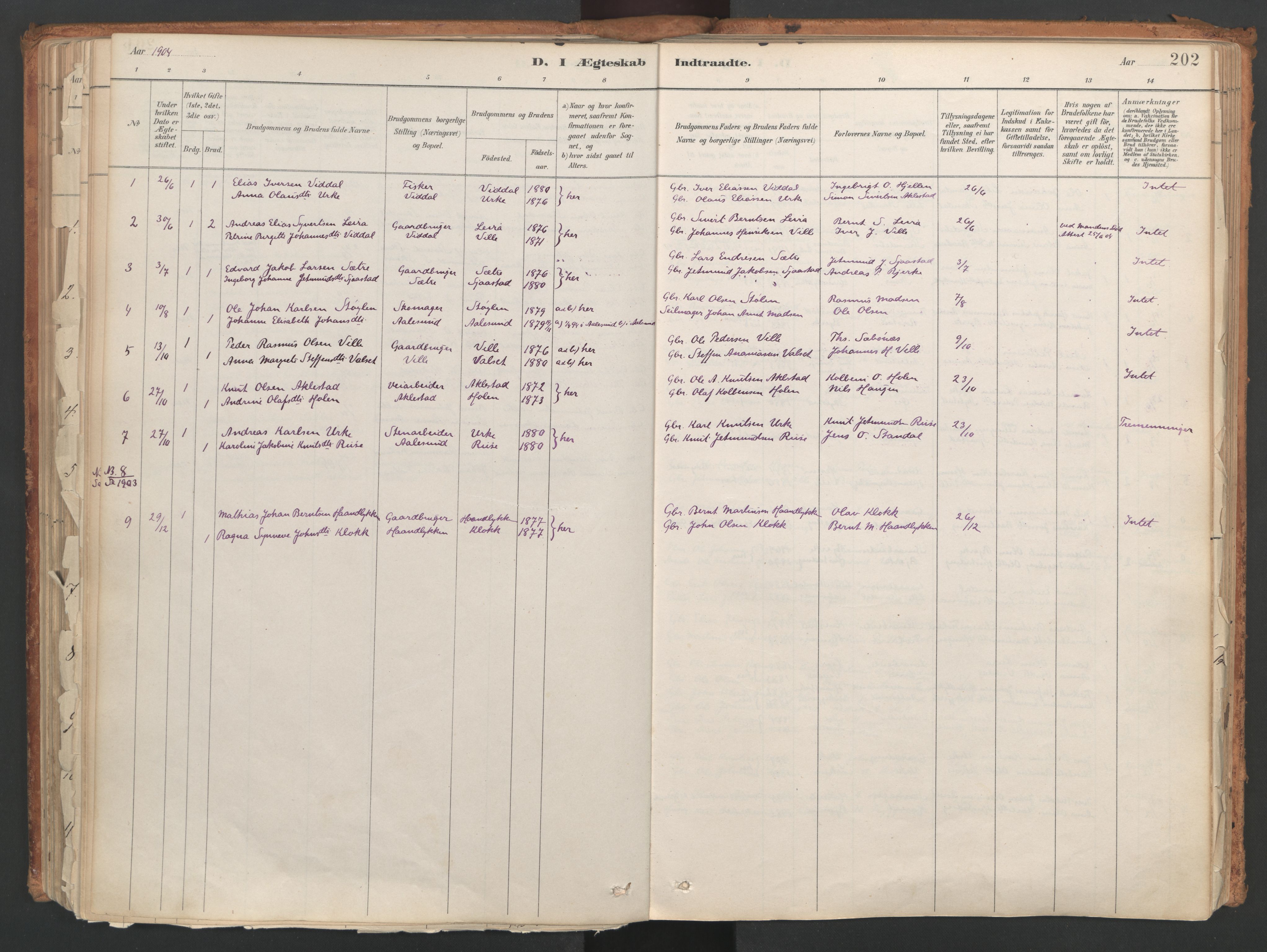 Ministerialprotokoller, klokkerbøker og fødselsregistre - Møre og Romsdal, AV/SAT-A-1454/515/L0211: Parish register (official) no. 515A07, 1886-1910, p. 202