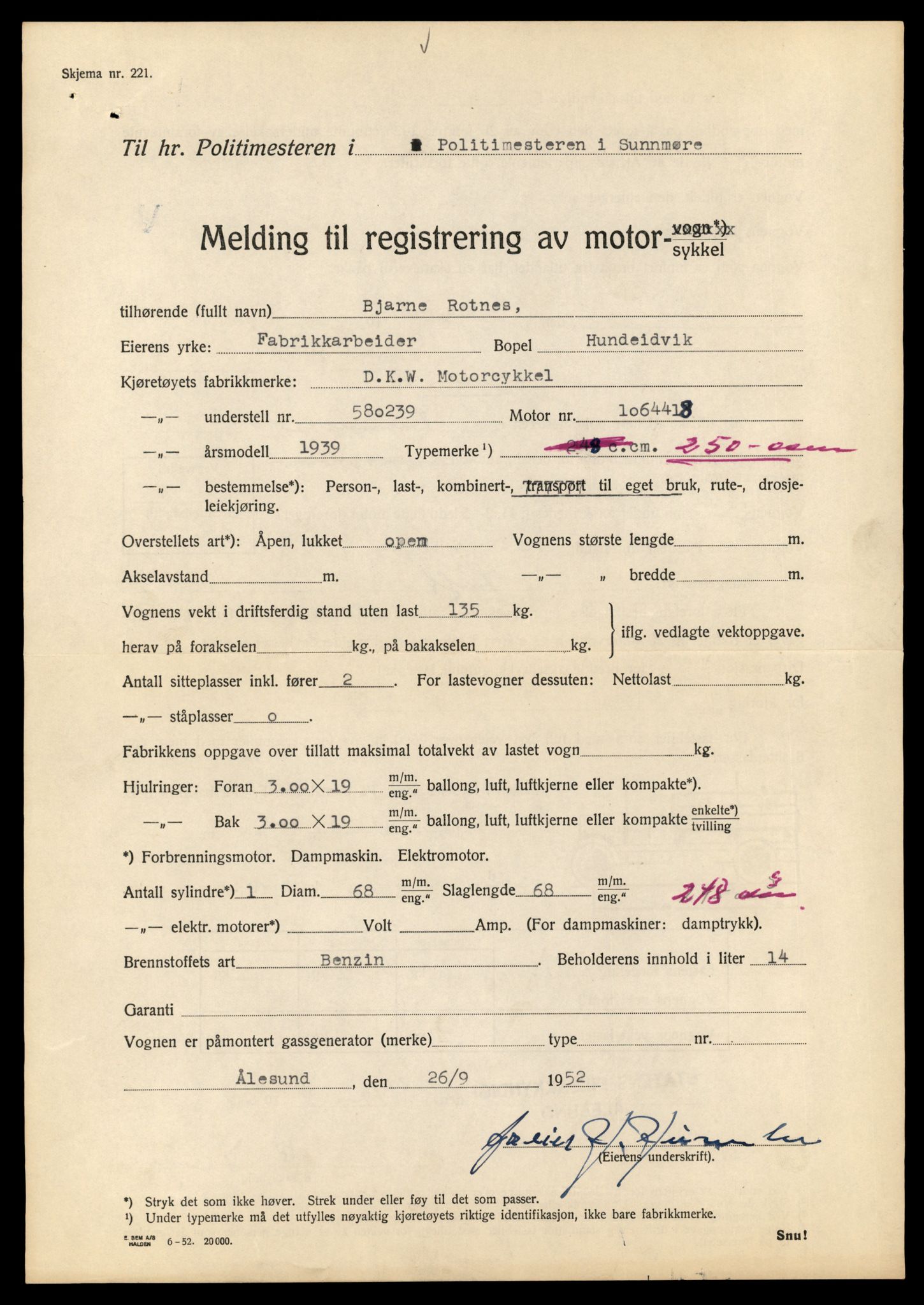 Møre og Romsdal vegkontor - Ålesund trafikkstasjon, AV/SAT-A-4099/F/Fe/L0031: Registreringskort for kjøretøy T 11800 - T 11996, 1927-1998, p. 681