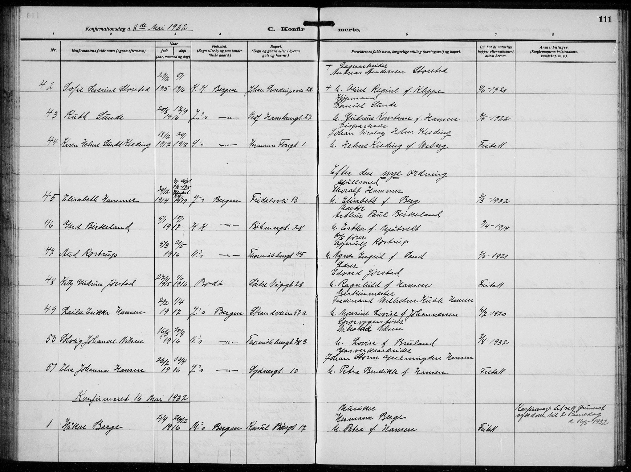 Johanneskirken sokneprestembete, AV/SAB-A-76001/H/Hab: Parish register (copy) no. B  3, 1925-1935, p. 110b-111a