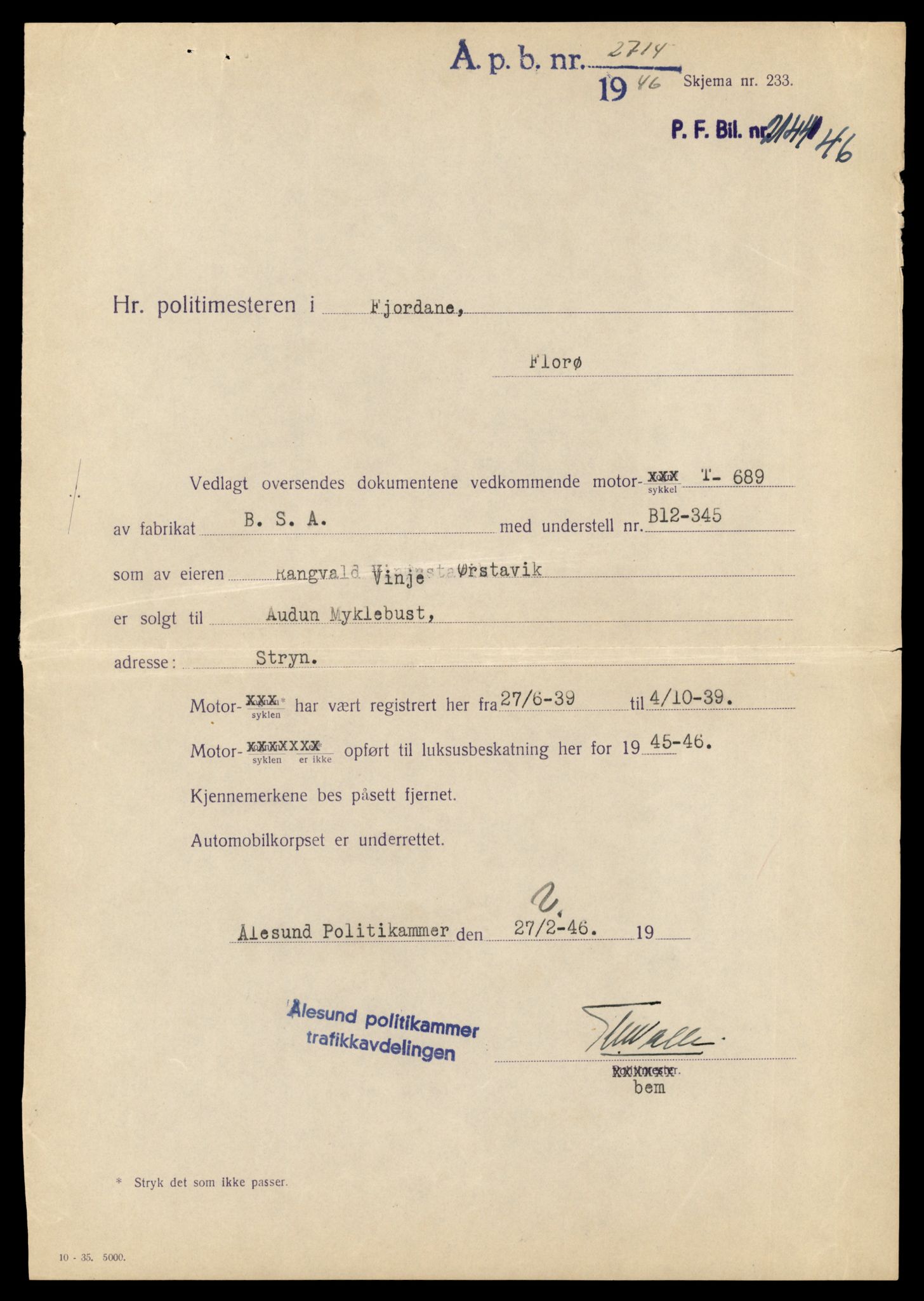 Møre og Romsdal vegkontor - Ålesund trafikkstasjon, AV/SAT-A-4099/F/Fe/L0040: Registreringskort for kjøretøy T 13531 - T 13709, 1927-1998, p. 1957