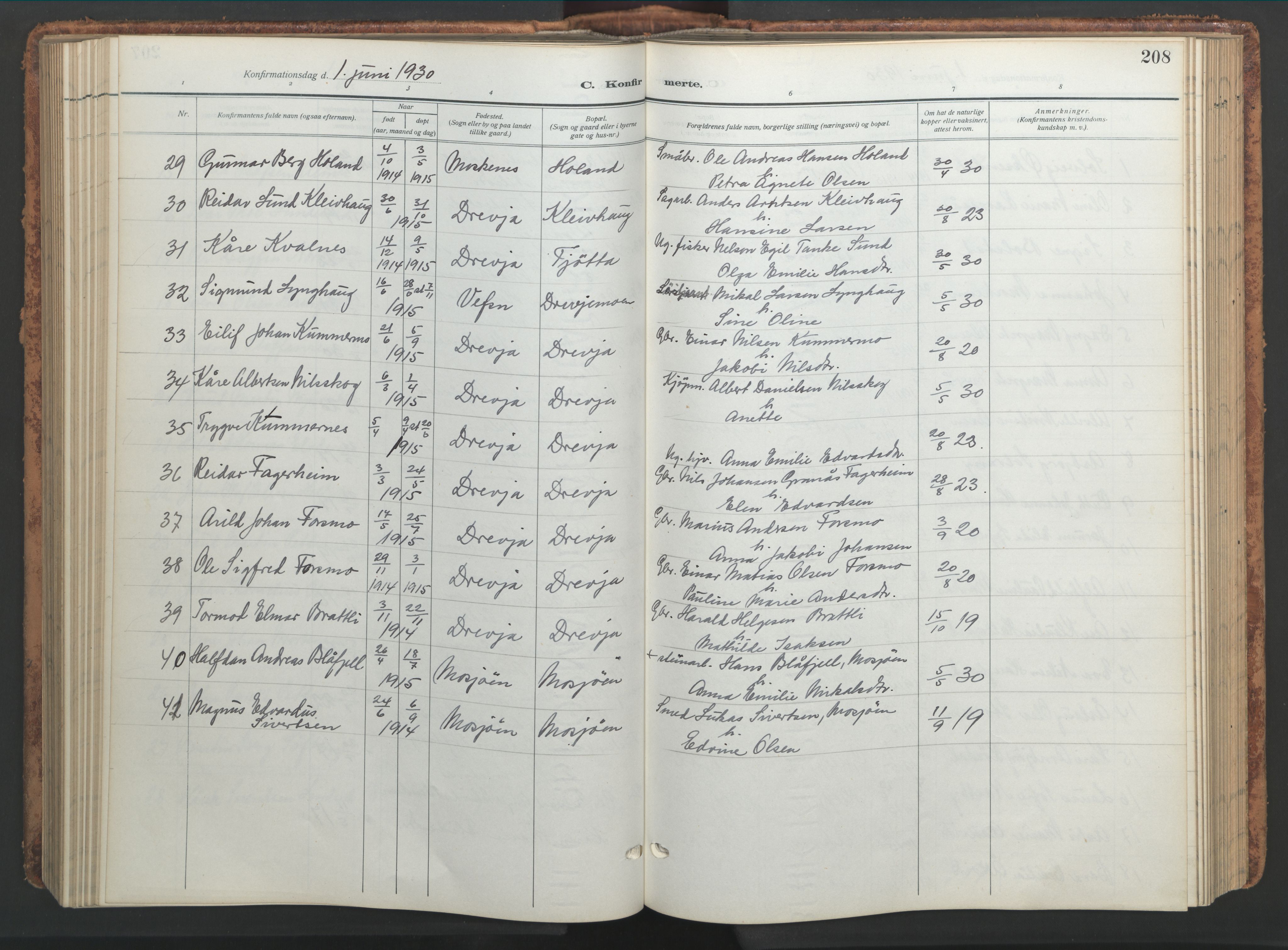 Ministerialprotokoller, klokkerbøker og fødselsregistre - Nordland, AV/SAT-A-1459/820/L0302: Parish register (copy) no. 820C04, 1917-1948, p. 208
