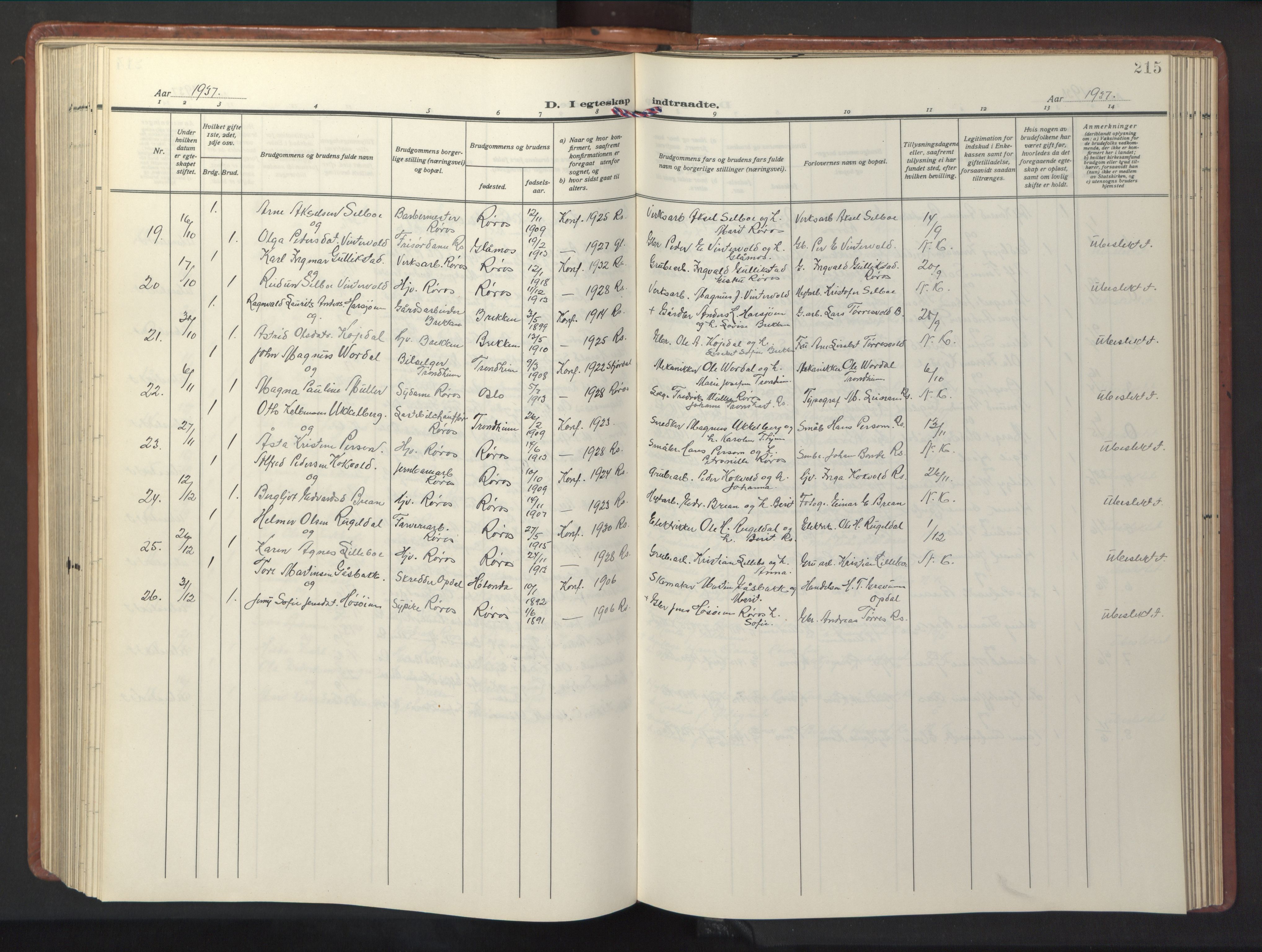Ministerialprotokoller, klokkerbøker og fødselsregistre - Sør-Trøndelag, SAT/A-1456/681/L0943: Parish register (copy) no. 681C07, 1926-1954, p. 215