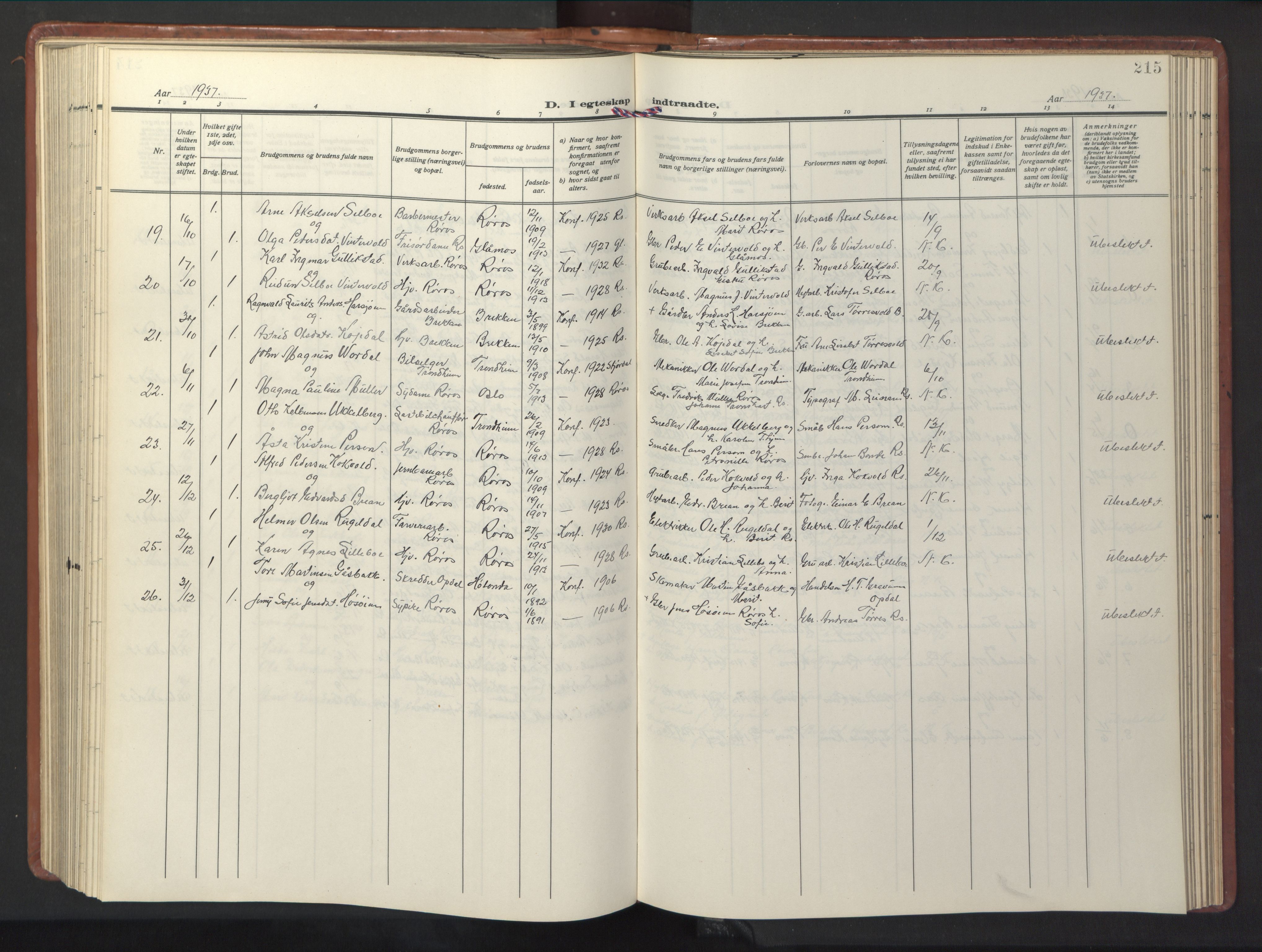 Ministerialprotokoller, klokkerbøker og fødselsregistre - Sør-Trøndelag, AV/SAT-A-1456/681/L0943: Parish register (copy) no. 681C07, 1926-1954, p. 215