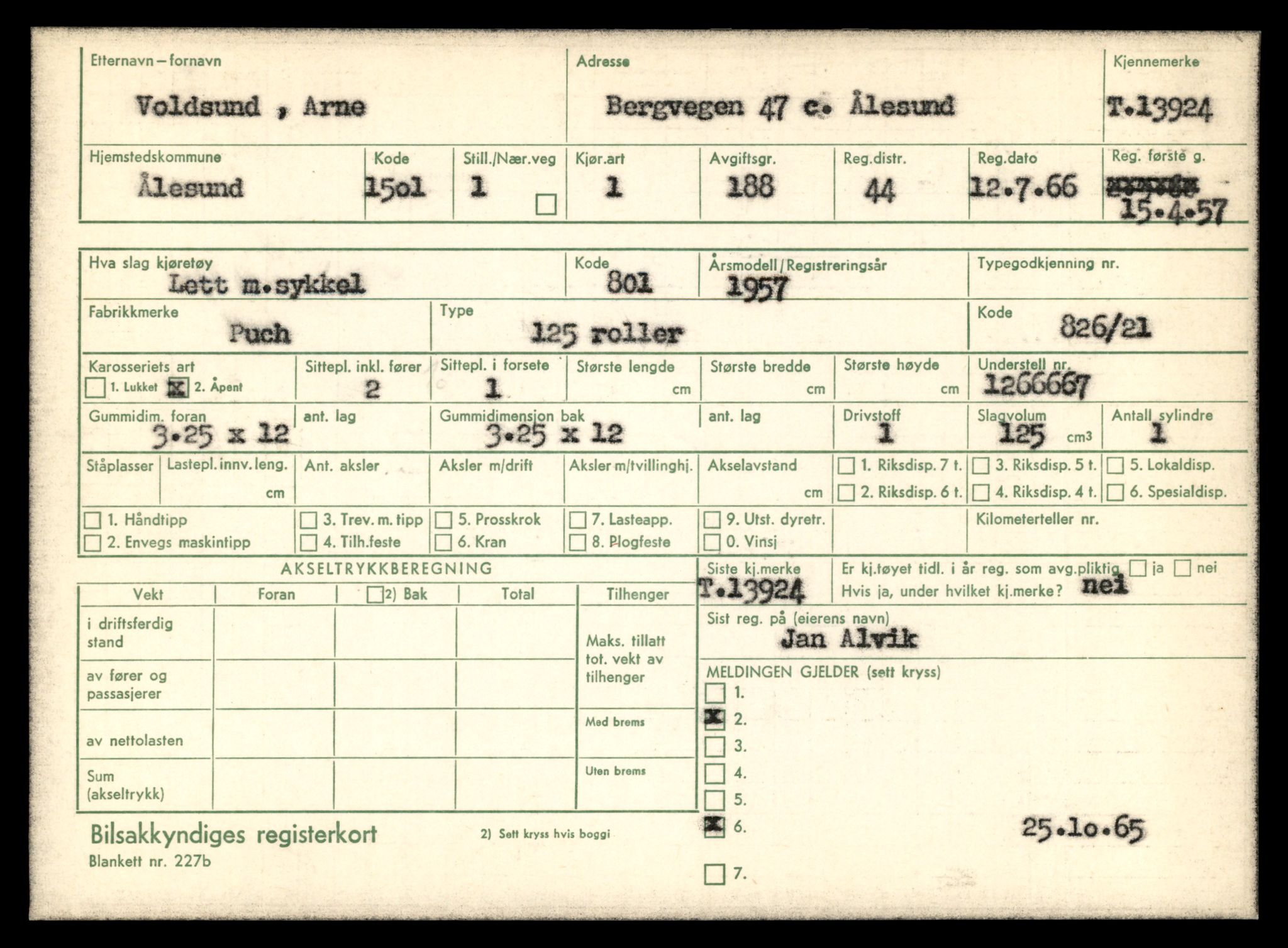 Møre og Romsdal vegkontor - Ålesund trafikkstasjon, AV/SAT-A-4099/F/Fe/L0042: Registreringskort for kjøretøy T 13906 - T 14079, 1927-1998, p. 302