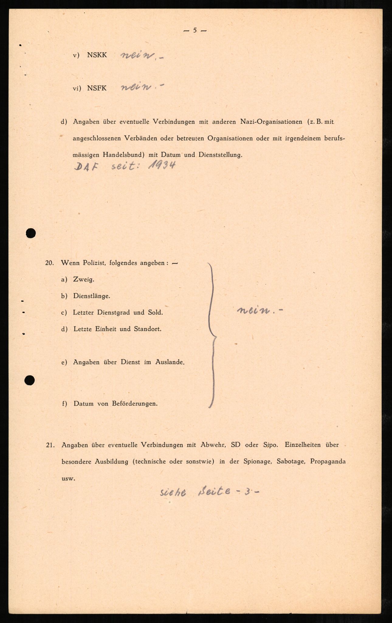 Forsvaret, Forsvarets overkommando II, AV/RA-RAFA-3915/D/Db/L0001: CI Questionaires. Tyske okkupasjonsstyrker i Norge. Tyskere., 1945-1946, p. 211