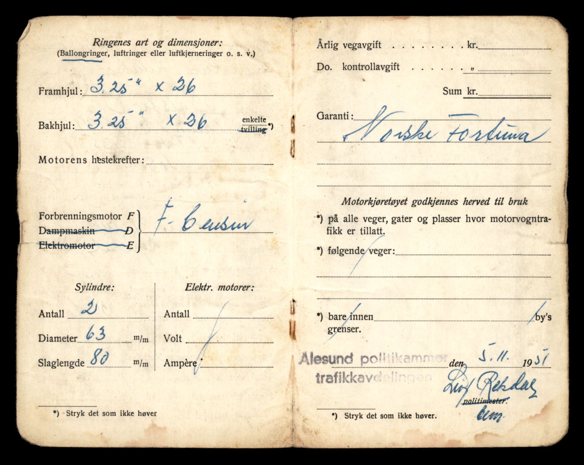 Møre og Romsdal vegkontor - Ålesund trafikkstasjon, AV/SAT-A-4099/F/Fe/L0026: Registreringskort for kjøretøy T 11046 - T 11160, 1927-1998, p. 2914