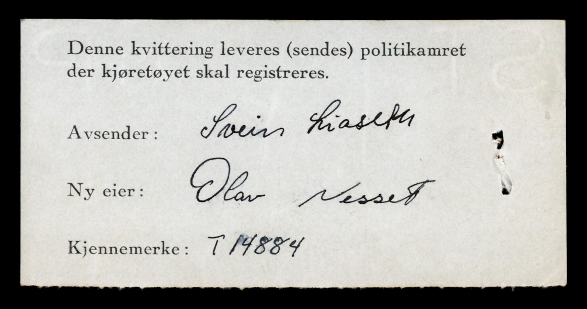Møre og Romsdal vegkontor - Ålesund trafikkstasjon, AV/SAT-A-4099/F/Fe/L0049: Registreringskort for kjøretøy T 14864 - T 18613, 1927-1998, p. 562