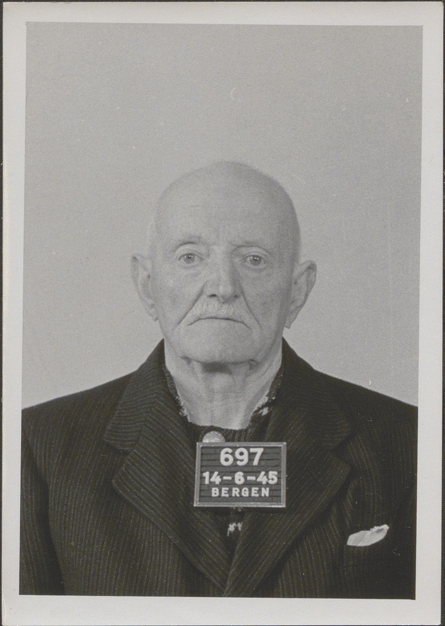 Bergen politikammer / politidistrikt, SAB/A-60401/Y/Yc/Ycd/L0004: Personfoto - landsvikere etc, 1945-1947, s. 651