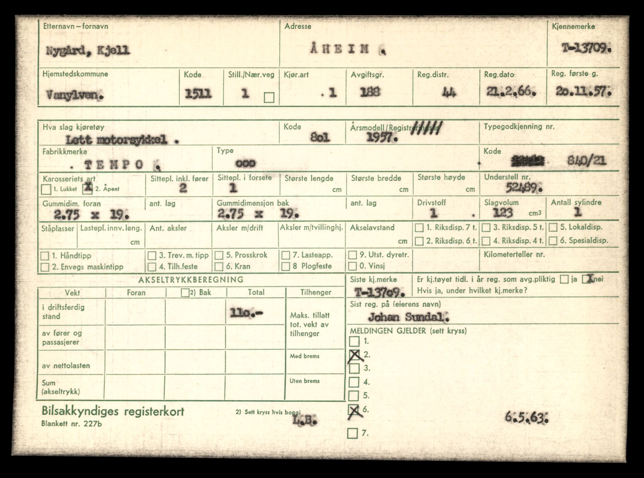Møre og Romsdal vegkontor - Ålesund trafikkstasjon, AV/SAT-A-4099/F/Fe/L0040: Registreringskort for kjøretøy T 13531 - T 13709, 1927-1998, s. 3087