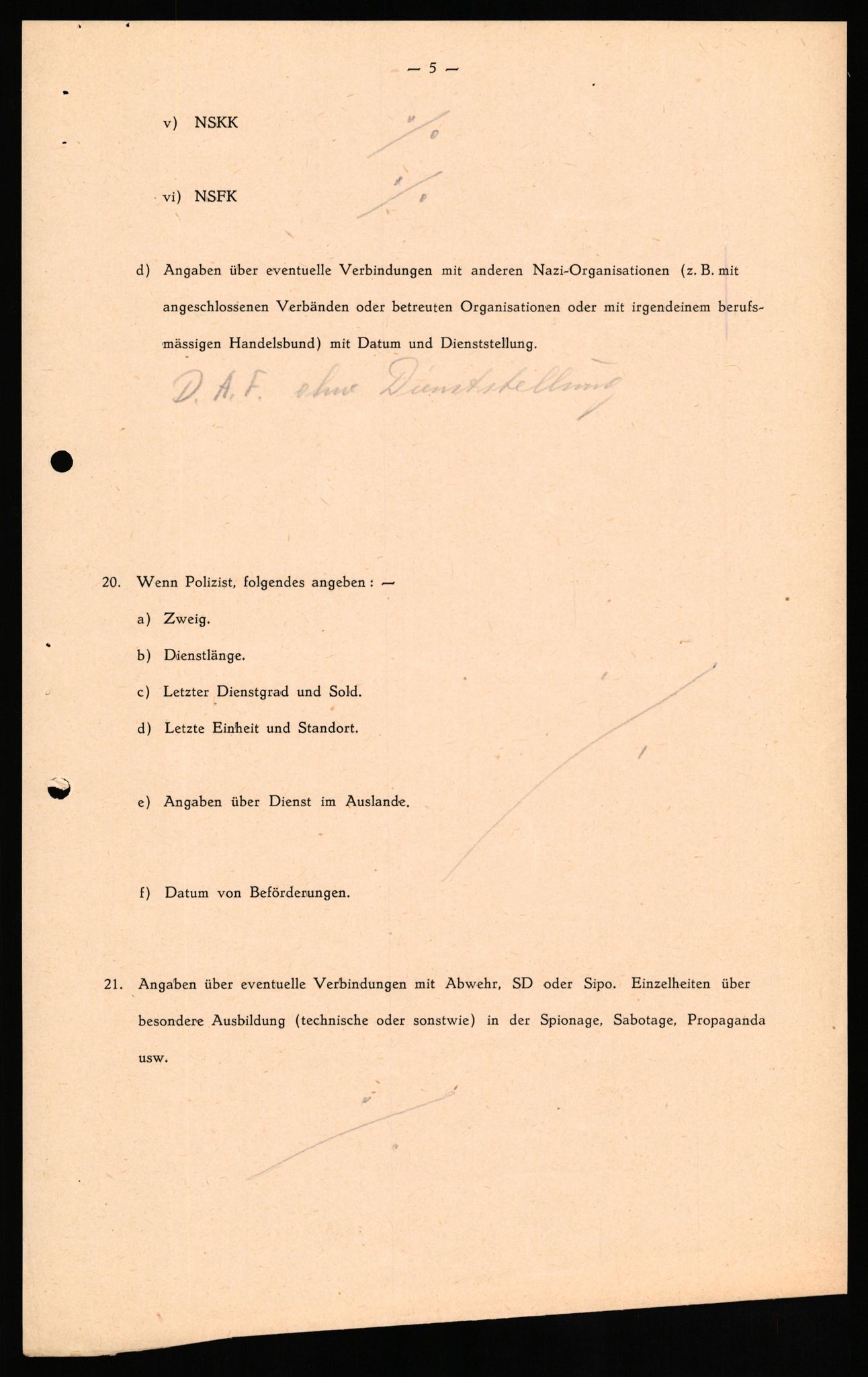 Forsvaret, Forsvarets overkommando II, AV/RA-RAFA-3915/D/Db/L0030: CI Questionaires. Tyske okkupasjonsstyrker i Norge. Tyskere., 1945-1946, s. 185