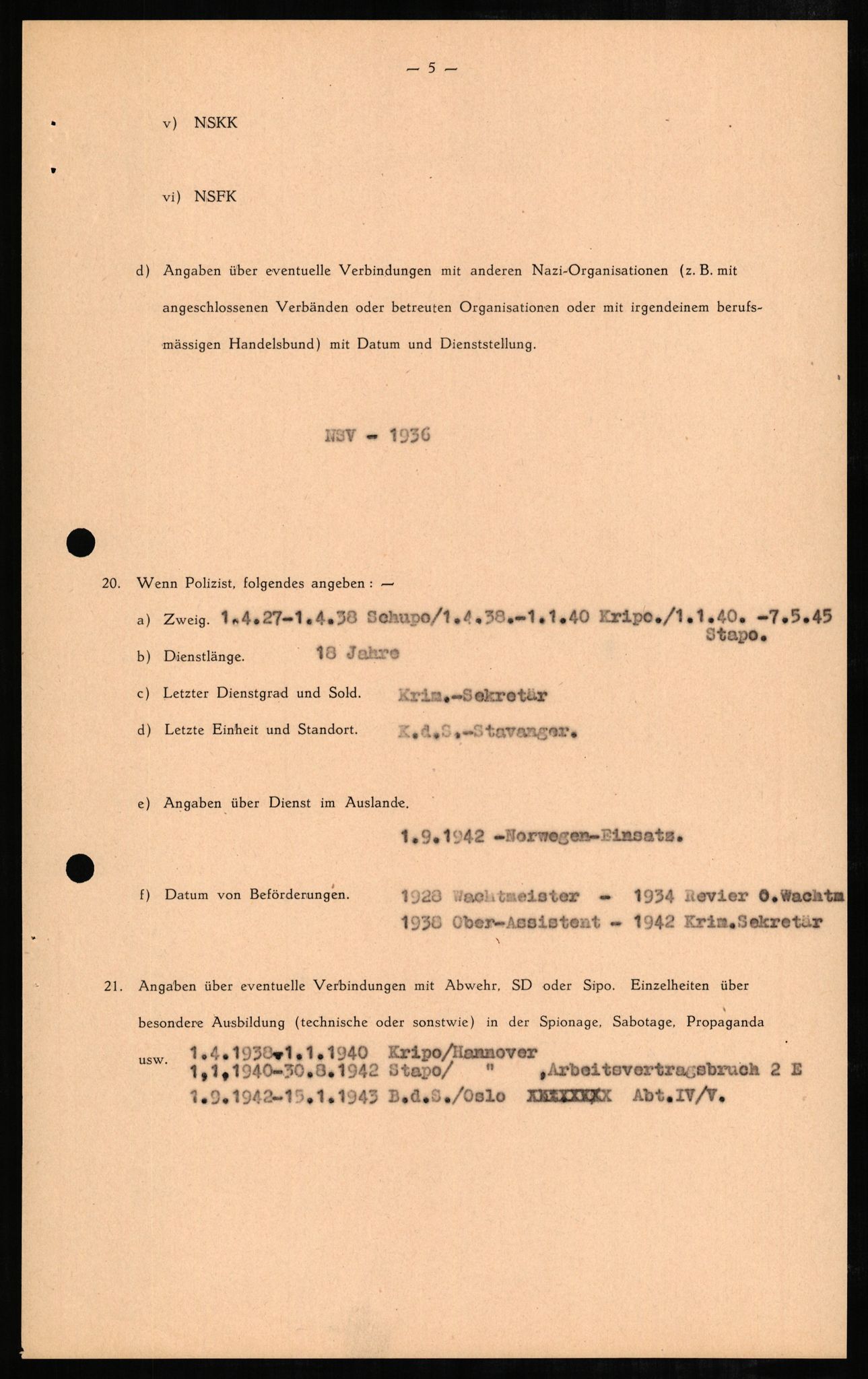 Forsvaret, Forsvarets overkommando II, AV/RA-RAFA-3915/D/Db/L0004: CI Questionaires. Tyske okkupasjonsstyrker i Norge. Tyskere., 1945-1946, s. 411