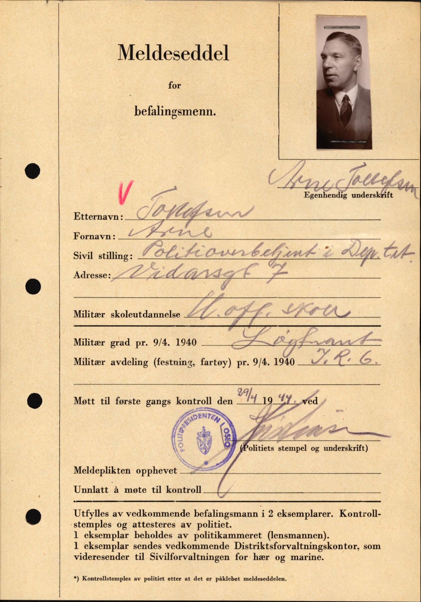 Forsvaret, Forsvarets krigshistoriske avdeling, AV/RA-RAFA-2017/Y/Yf/L0209: II-C-11-2121  -  Okkupasjonstiden.  Meldesedler for befal med foto og oppl. om militær grad 9. apr. 1940., 1944-1945, s. 1078