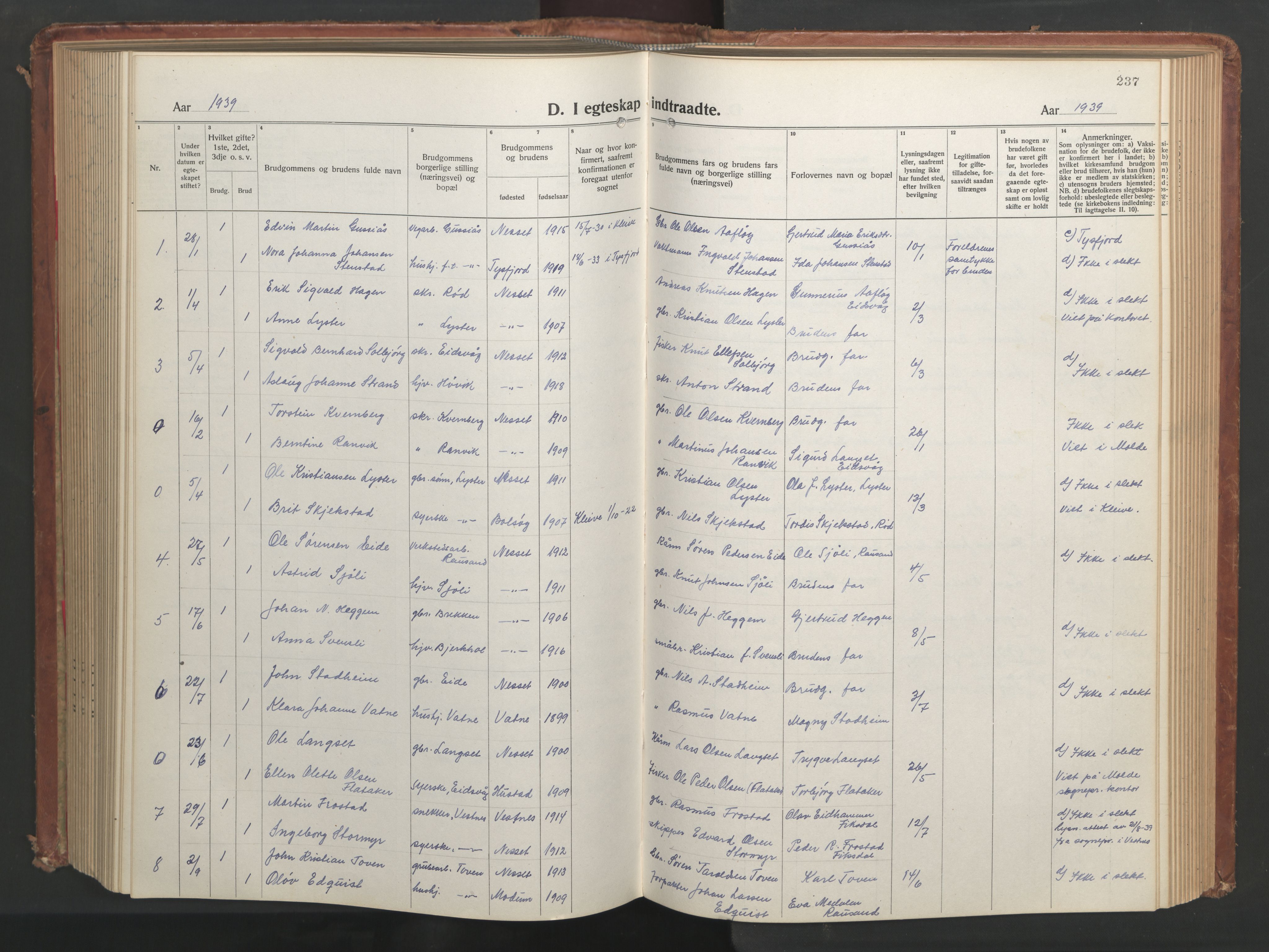 Ministerialprotokoller, klokkerbøker og fødselsregistre - Møre og Romsdal, AV/SAT-A-1454/551/L0633: Klokkerbok nr. 551C05, 1921-1961, s. 237