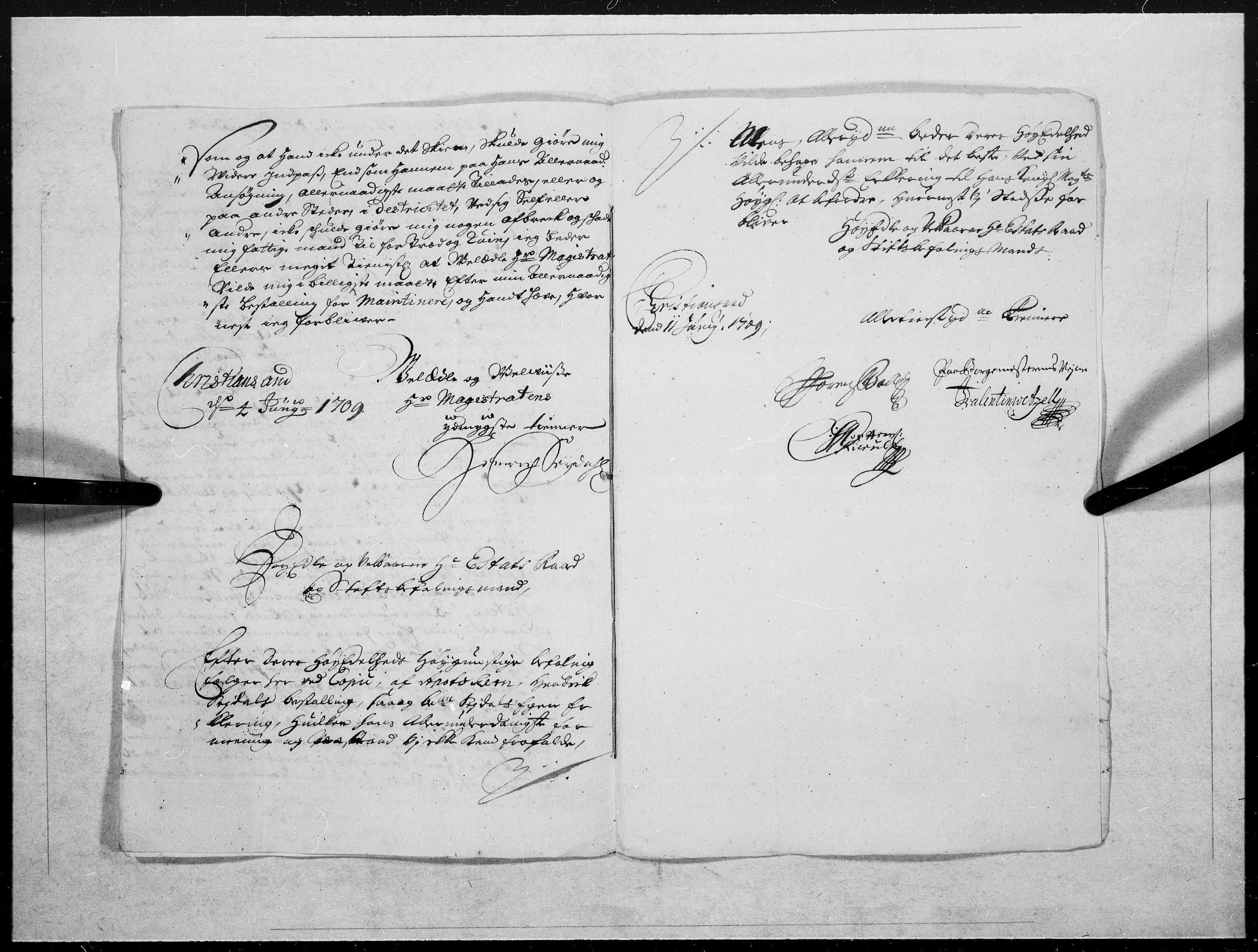 Danske Kanselli 1572-1799, AV/RA-EA-3023/F/Fc/Fcc/Fcca/L0067: Norske innlegg 1572-1799, 1709, s. 484