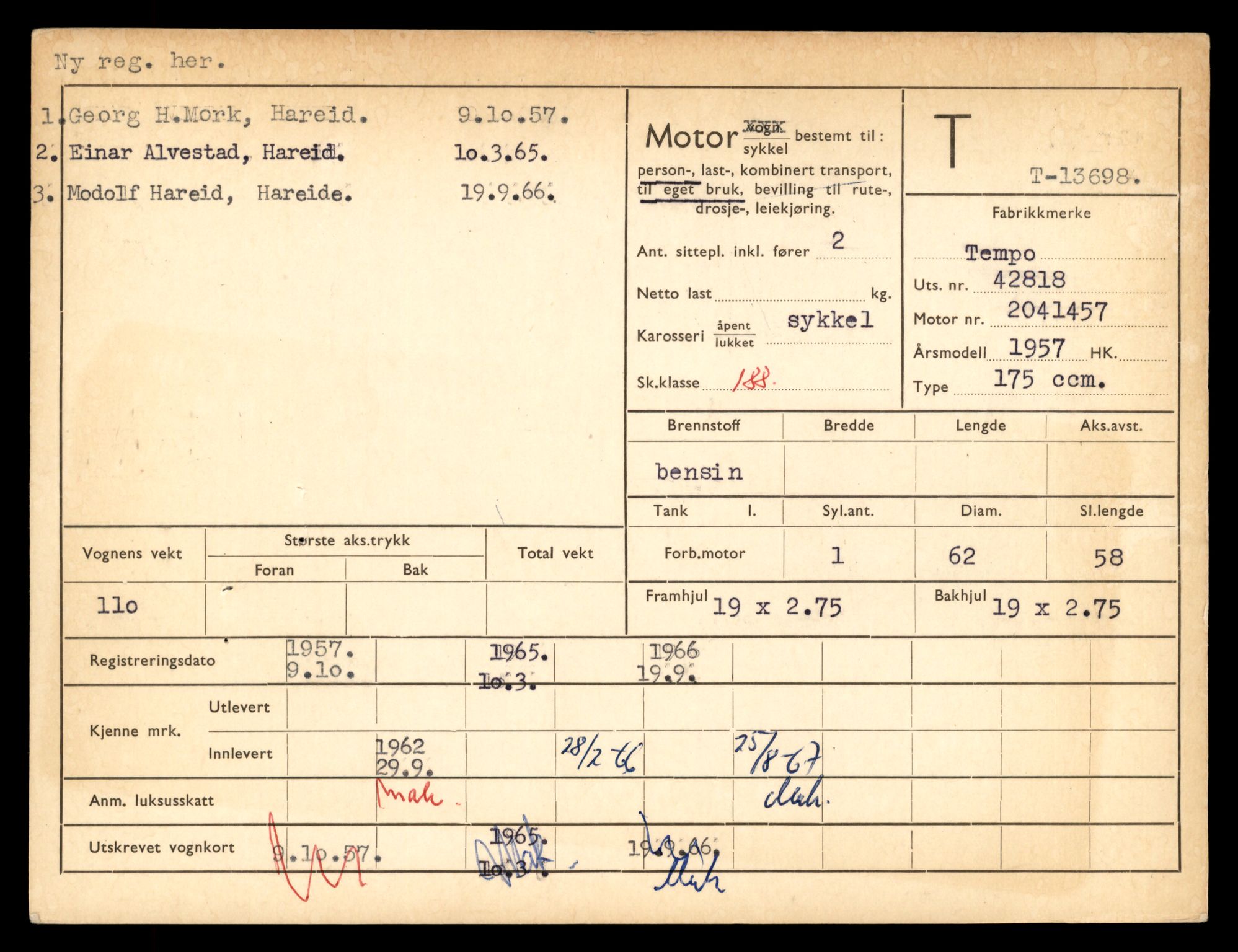 Møre og Romsdal vegkontor - Ålesund trafikkstasjon, AV/SAT-A-4099/F/Fe/L0040: Registreringskort for kjøretøy T 13531 - T 13709, 1927-1998, s. 2839