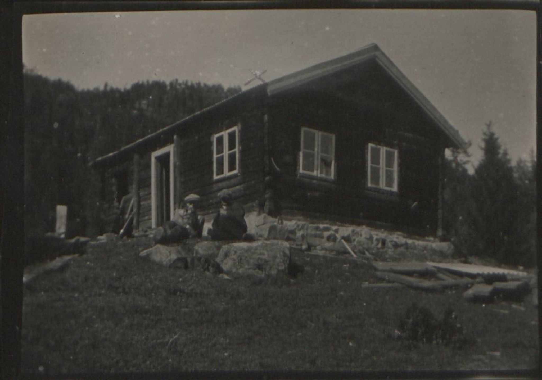 Rikard Berge, TEMU/TGM-A-1003/F/L0017/0011: 551-599 / 561 Ymse oppskriftar + brev til Berge, 1910-1950