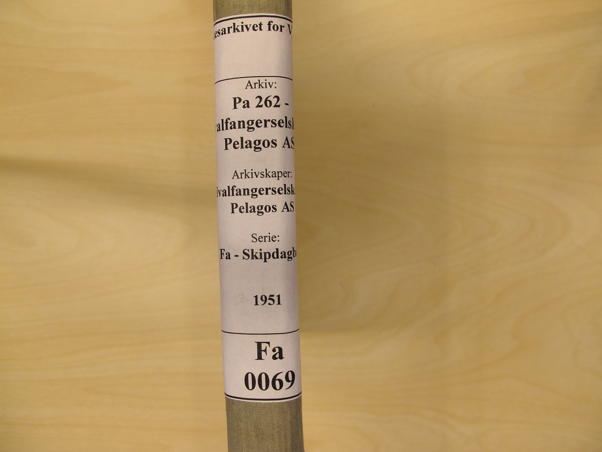Pa 262 - Hvalfangerselskapet Pelagos AS, VEMU/A-1330/F/Fa/L0069: Gos X, hb - dekksdagbok, 1951