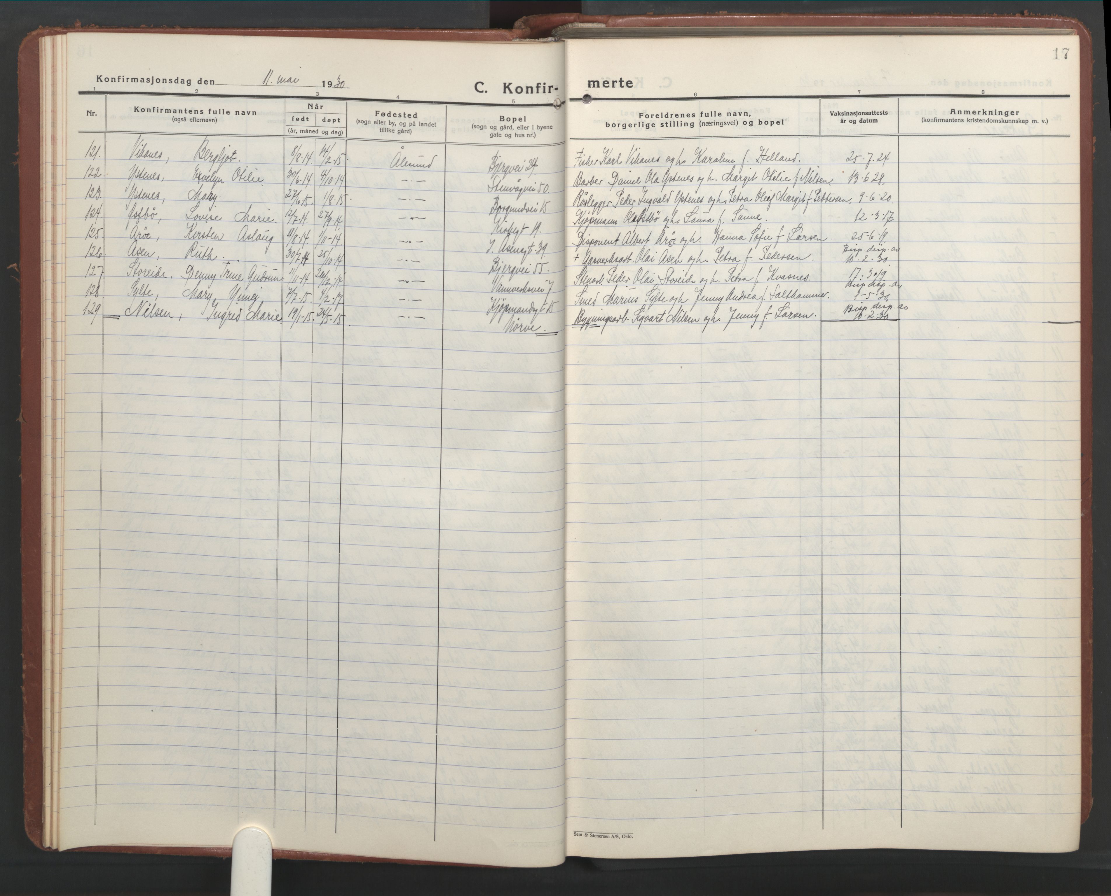 Ministerialprotokoller, klokkerbøker og fødselsregistre - Møre og Romsdal, SAT/A-1454/529/L0477: Klokkerbok nr. 529C14, 1934-1949, s. 17