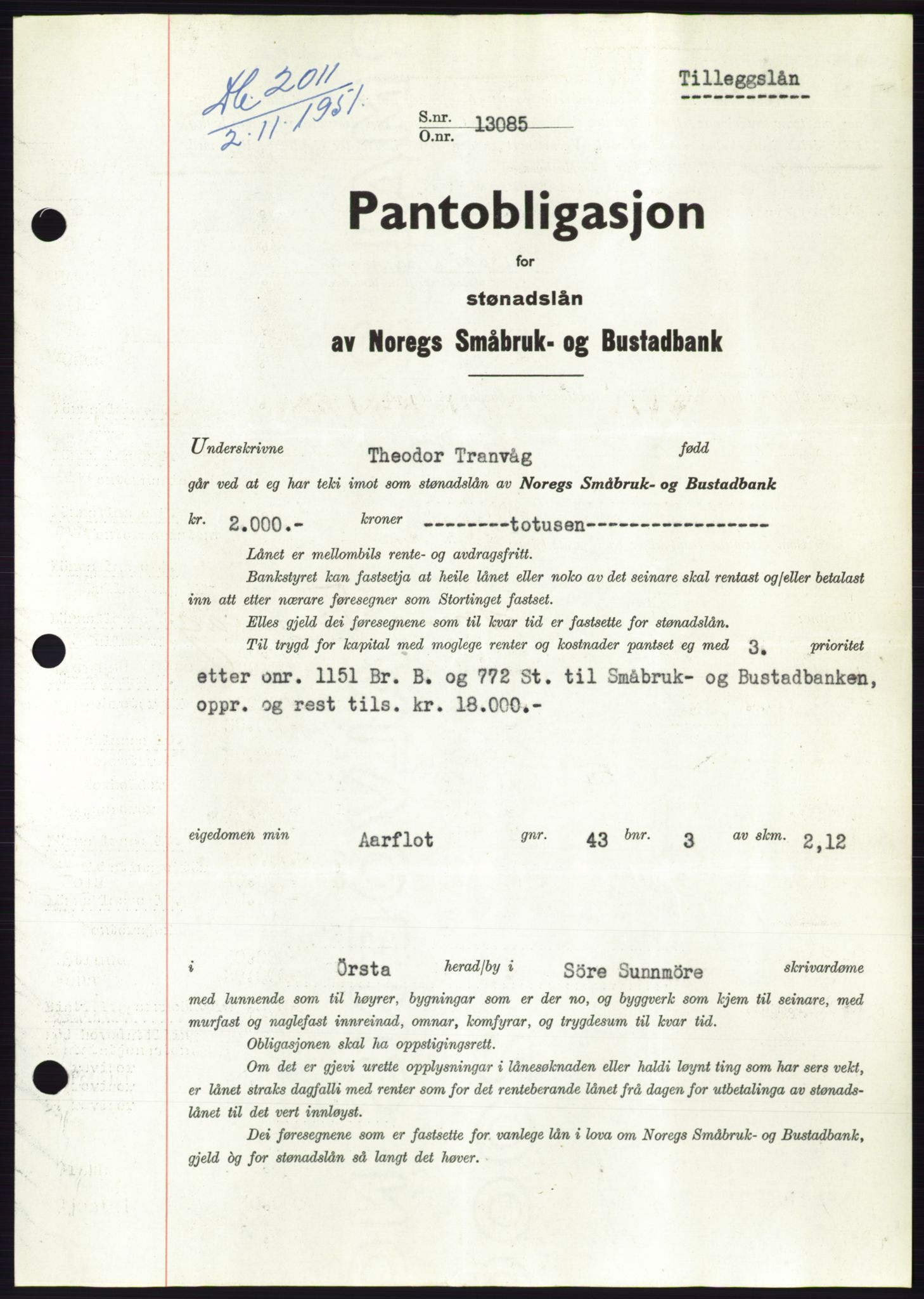 Søre Sunnmøre sorenskriveri, SAT/A-4122/1/2/2C/L0120: Pantebok nr. 8B, 1951-1951, Dagboknr: 2011/1951