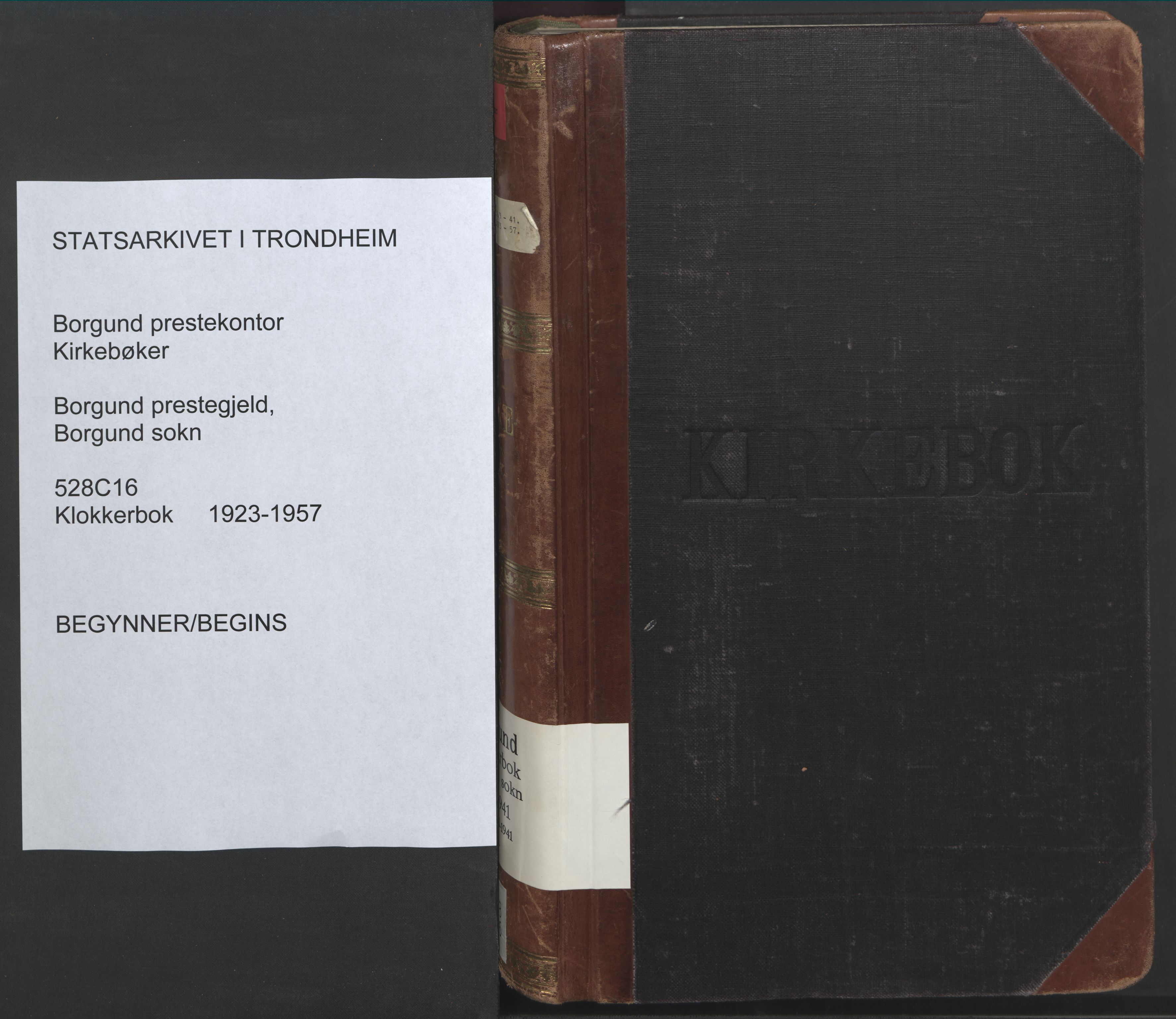 Ministerialprotokoller, klokkerbøker og fødselsregistre - Møre og Romsdal, SAT/A-1454/528/L0435: Klokkerbok nr. 528C16, 1923-1957