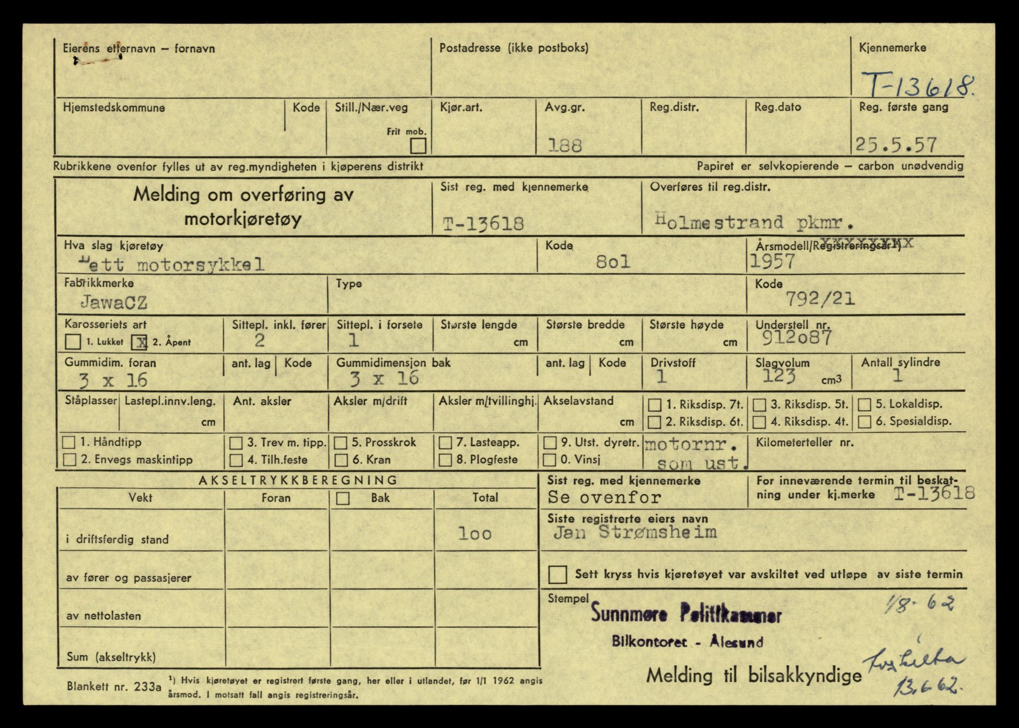 Møre og Romsdal vegkontor - Ålesund trafikkstasjon, AV/SAT-A-4099/F/Fe/L0040: Registreringskort for kjøretøy T 13531 - T 13709, 1927-1998, s. 1543