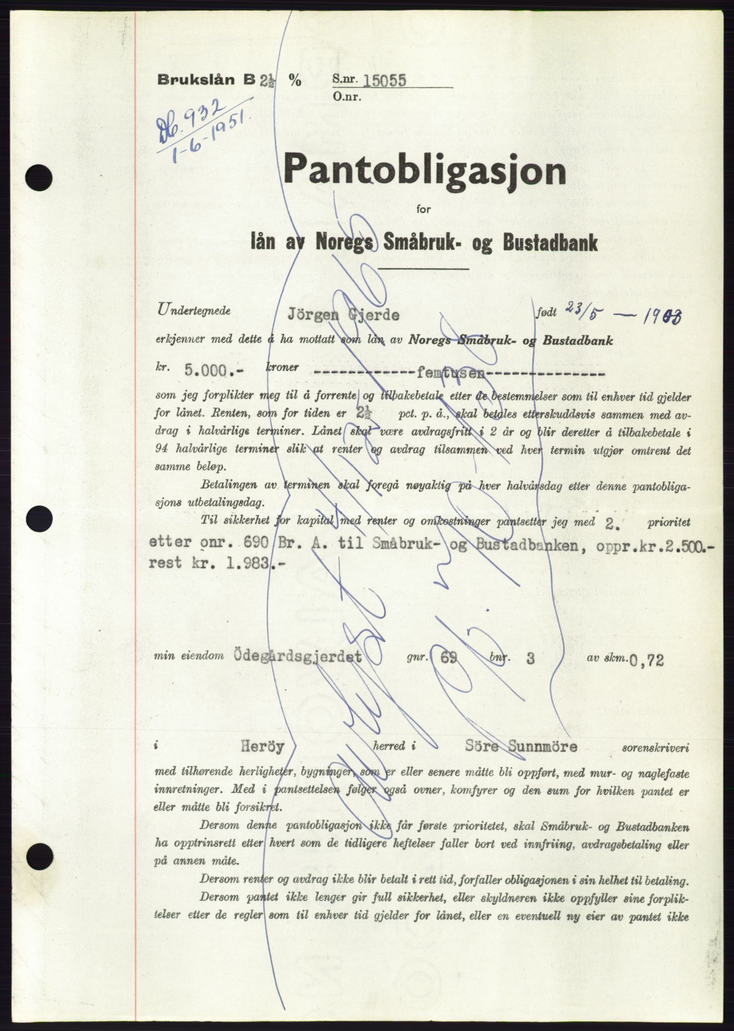 Søre Sunnmøre sorenskriveri, SAT/A-4122/1/2/2C/L0120: Pantebok nr. 8B, 1951-1951, Dagboknr: 932/1951