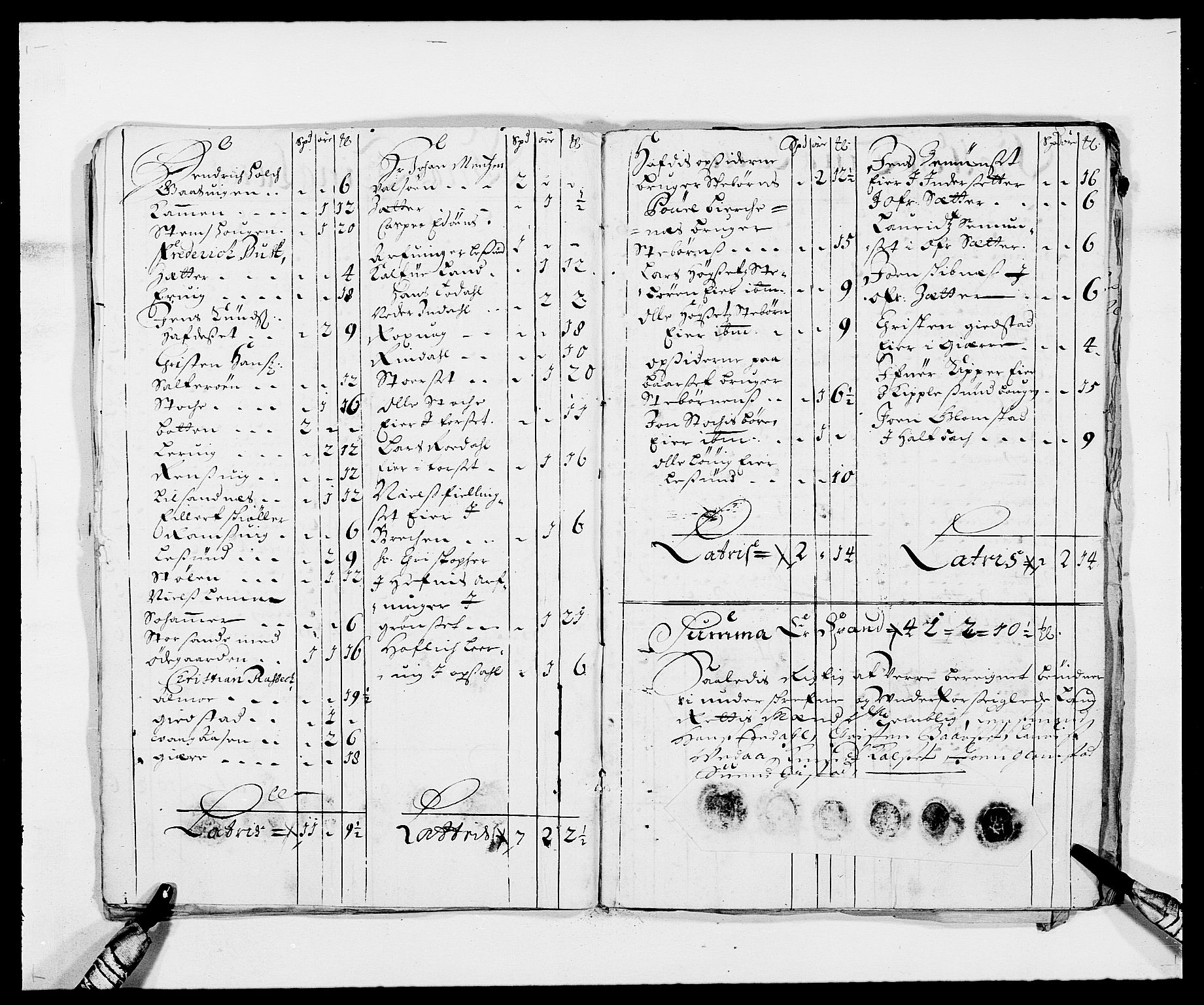 Rentekammeret inntil 1814, Reviderte regnskaper, Fogderegnskap, RA/EA-4092/R56/L3733: Fogderegnskap Nordmøre, 1687-1689, s. 240