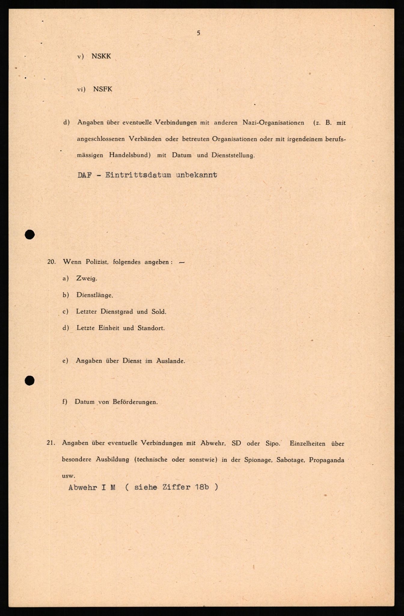 Forsvaret, Forsvarets overkommando II, AV/RA-RAFA-3915/D/Db/L0016: CI Questionaires. Tyske okkupasjonsstyrker i Norge. Tyskere., 1945-1946, s. 840