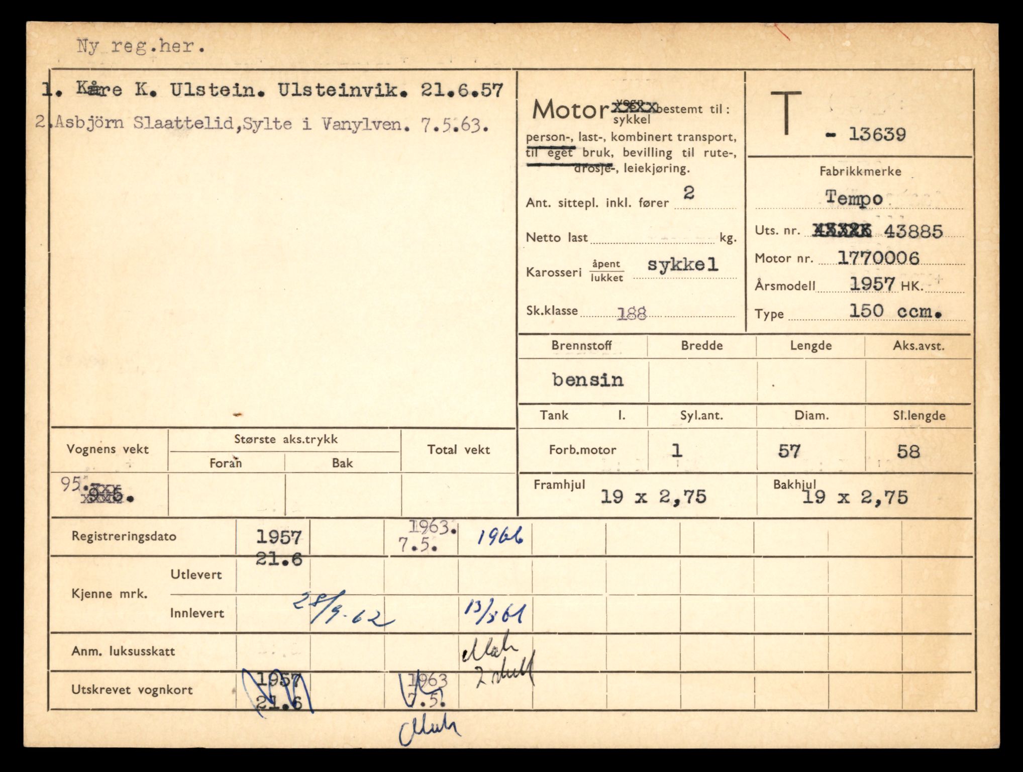 Møre og Romsdal vegkontor - Ålesund trafikkstasjon, AV/SAT-A-4099/F/Fe/L0040: Registreringskort for kjøretøy T 13531 - T 13709, 1927-1998, s. 1895