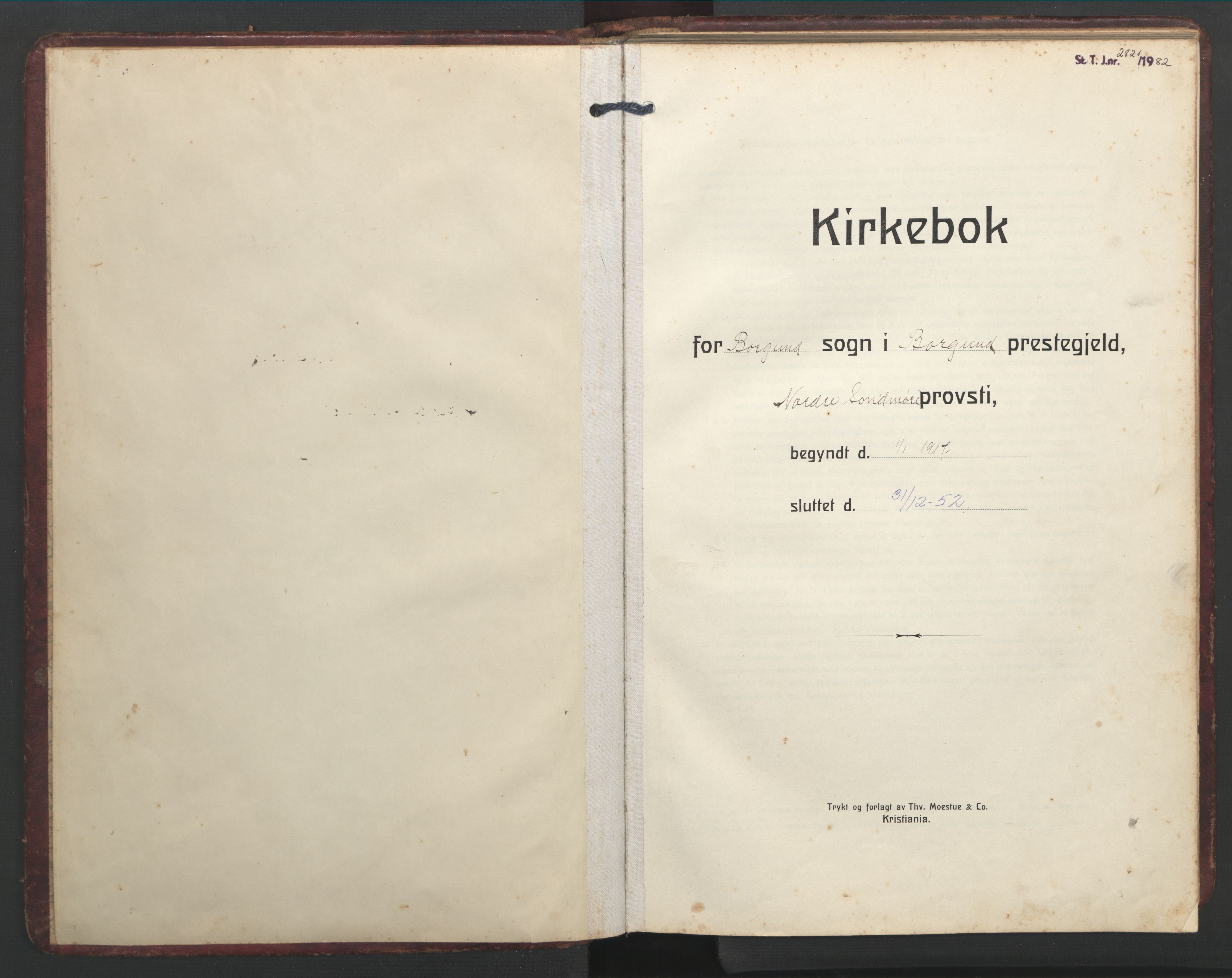 Ministerialprotokoller, klokkerbøker og fødselsregistre - Møre og Romsdal, SAT/A-1454/526/L0384: Klokkerbok nr. 526C01, 1917-1952