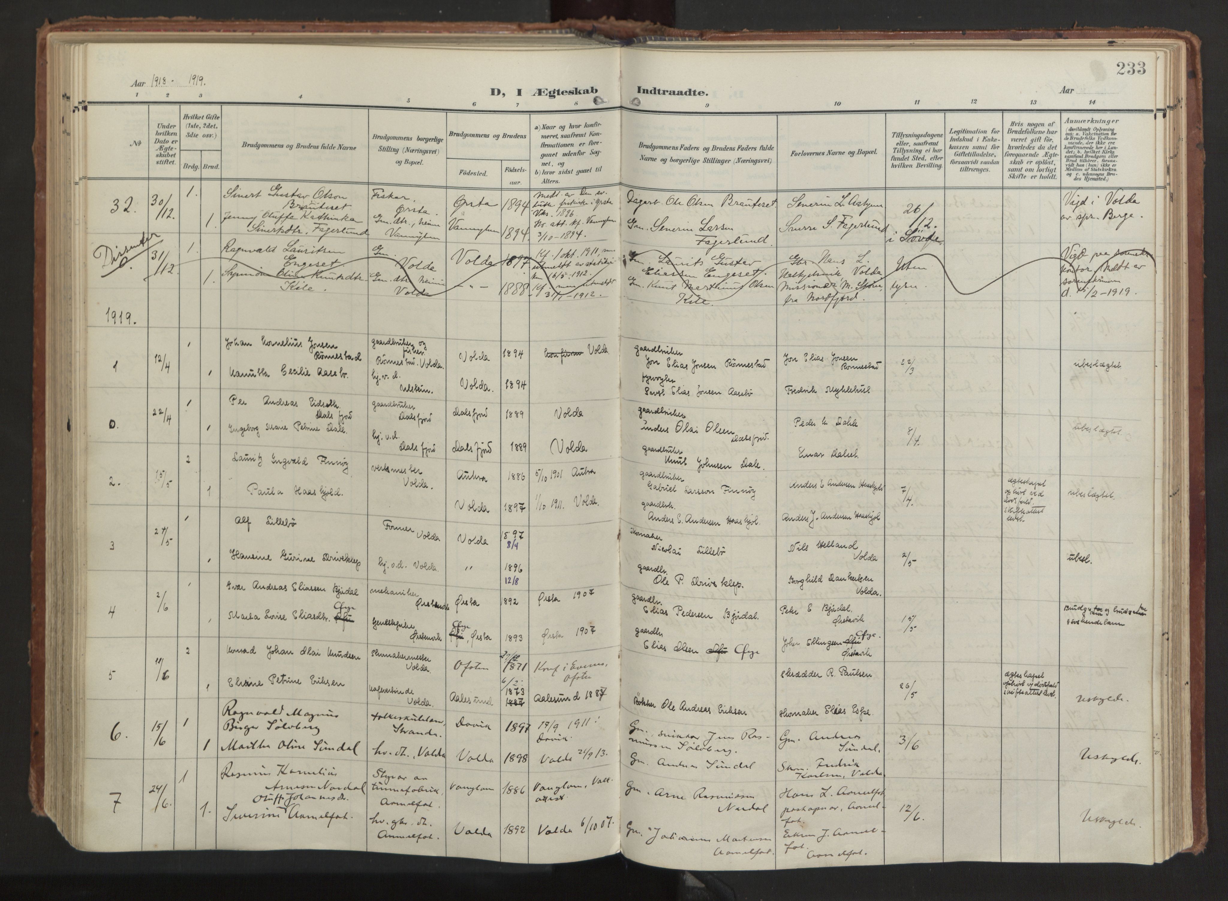 Ministerialprotokoller, klokkerbøker og fødselsregistre - Møre og Romsdal, AV/SAT-A-1454/511/L0144: Ministerialbok nr. 511A11, 1906-1923, s. 233