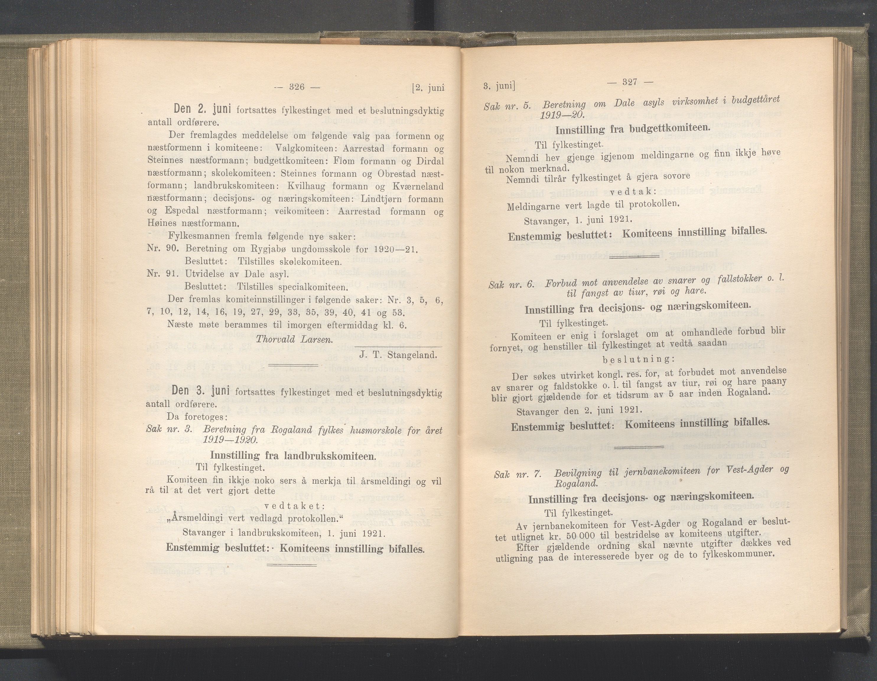 Rogaland fylkeskommune - Fylkesrådmannen , IKAR/A-900/A/Aa/Aaa/L0040: Møtebok , 1921, s. 326-327