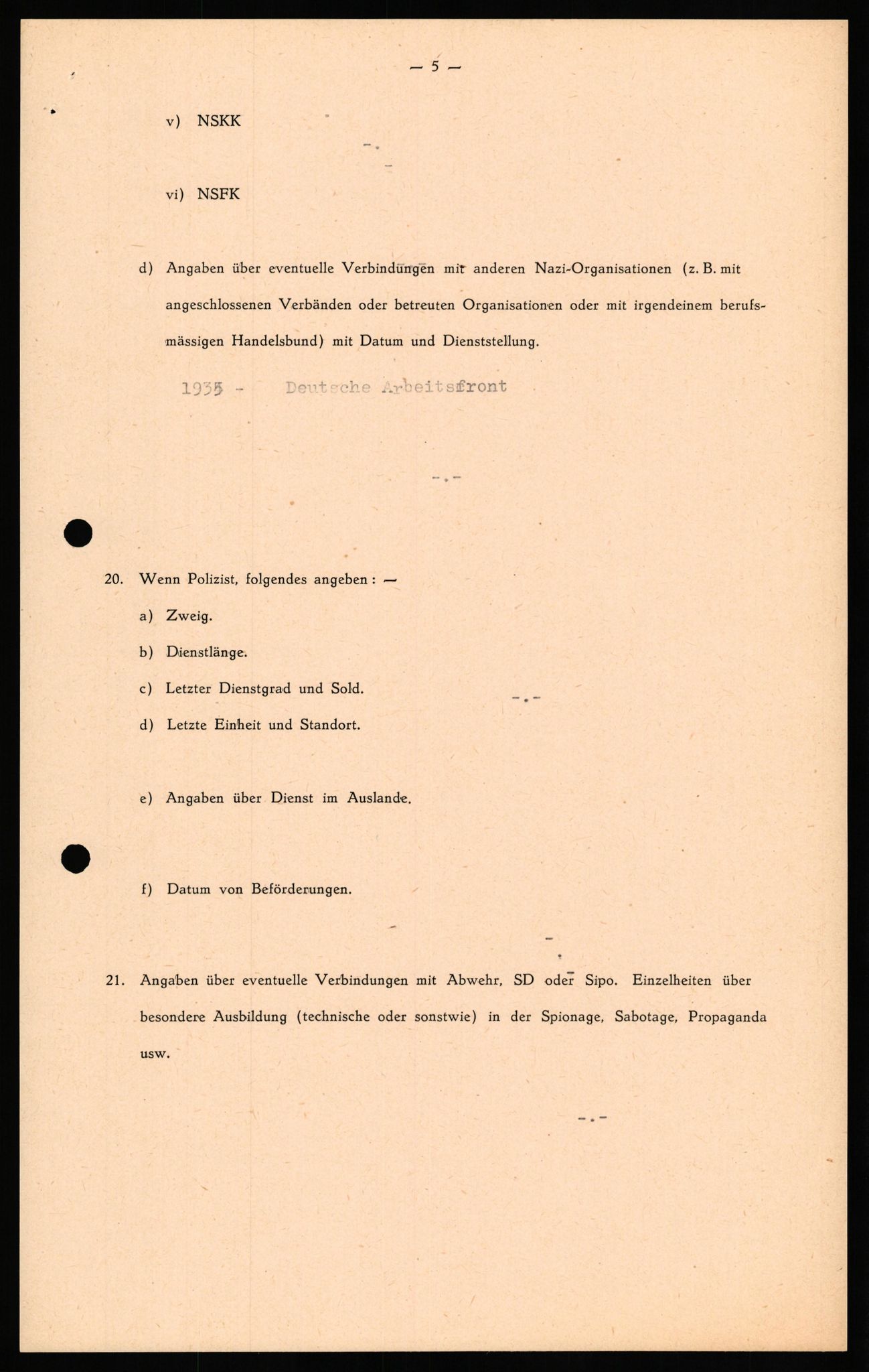 Forsvaret, Forsvarets overkommando II, AV/RA-RAFA-3915/D/Db/L0029: CI Questionaires. Tyske okkupasjonsstyrker i Norge. Tyskere., 1945-1946, s. 291