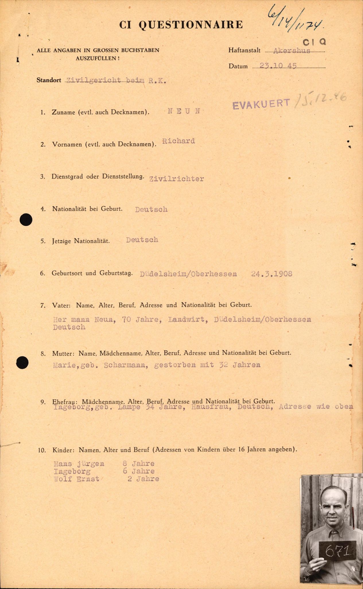 Forsvaret, Forsvarets overkommando II, AV/RA-RAFA-3915/D/Db/L0024: CI Questionaires. Tyske okkupasjonsstyrker i Norge. Tyskere., 1945-1946, s. 73